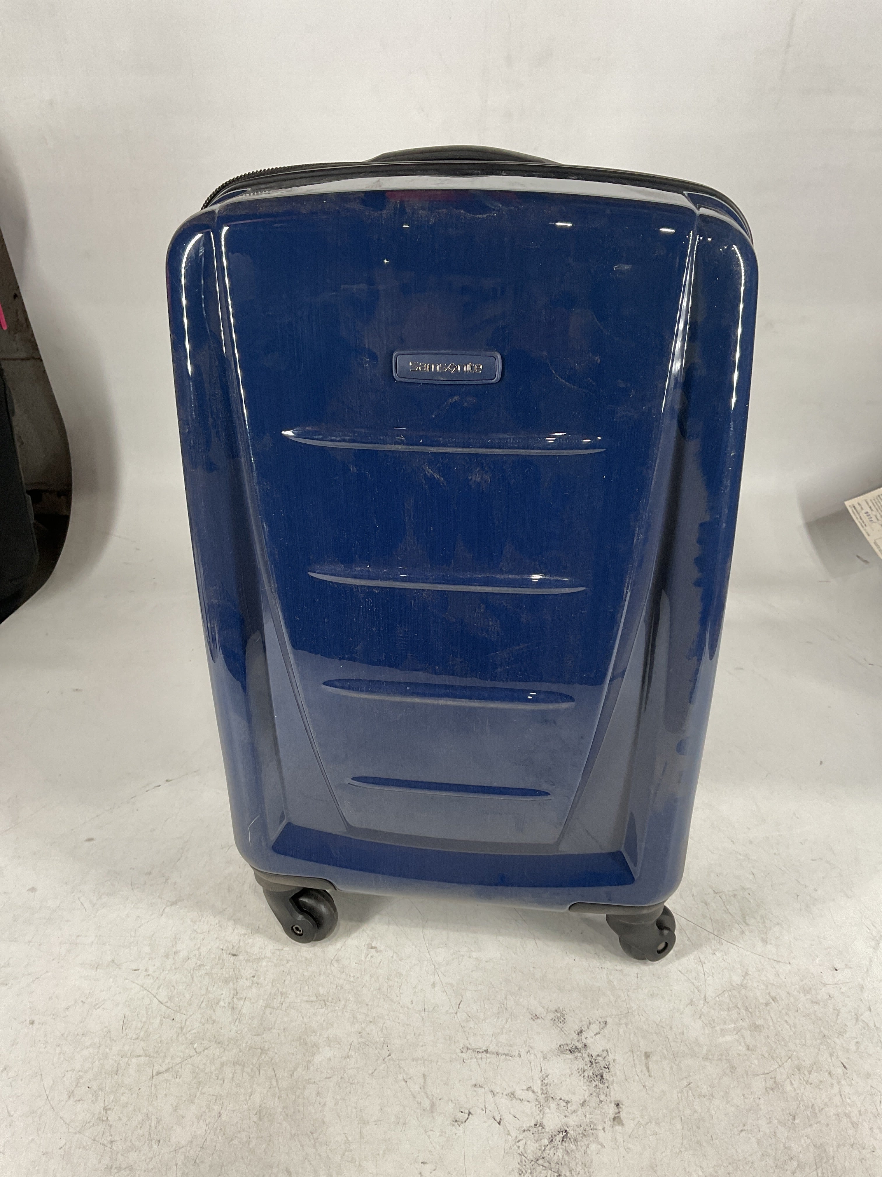 Samsonite Winfield 2 Hardside Luggage with Spinner Wheels U19