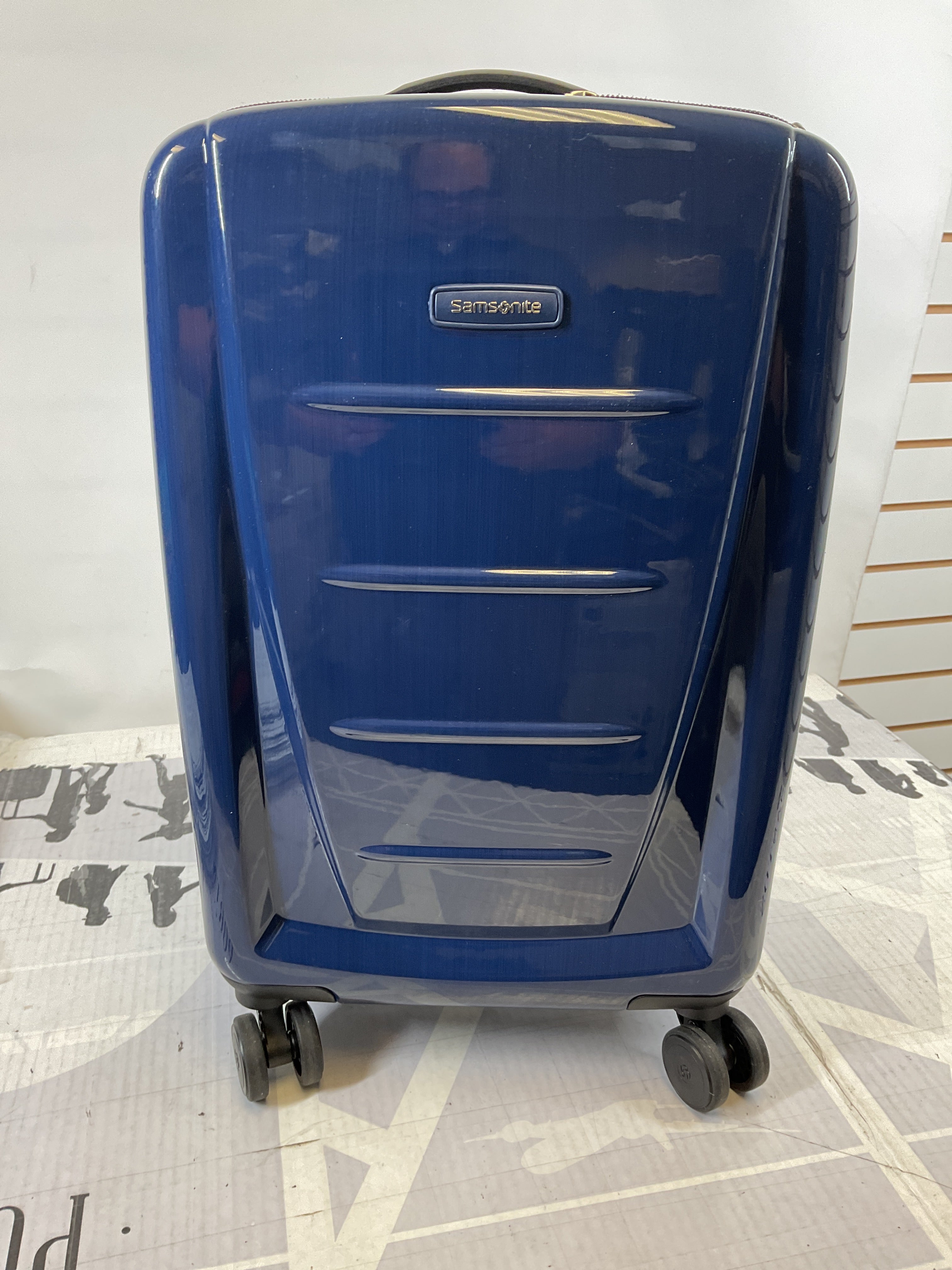 Samsonite Winfield 2 Carry-On 20-Inch Hardside Luggage with Spinner Wheels ( Navy , Carry-On 20-Inch ) Navy Carry On 20 Inch U28