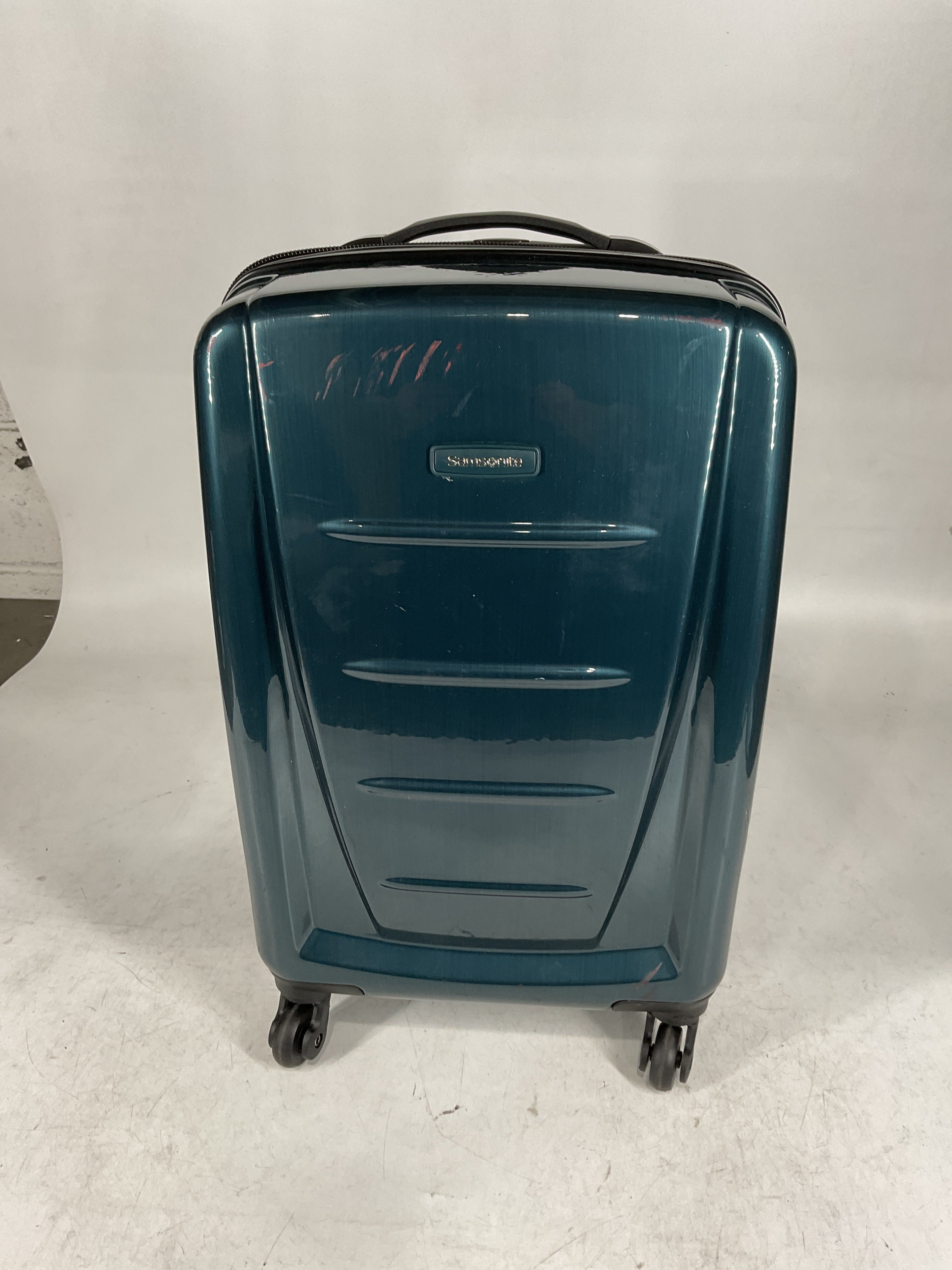 Samsonite Winfield 2 Hardside Luggage with Spinner Wheels U11