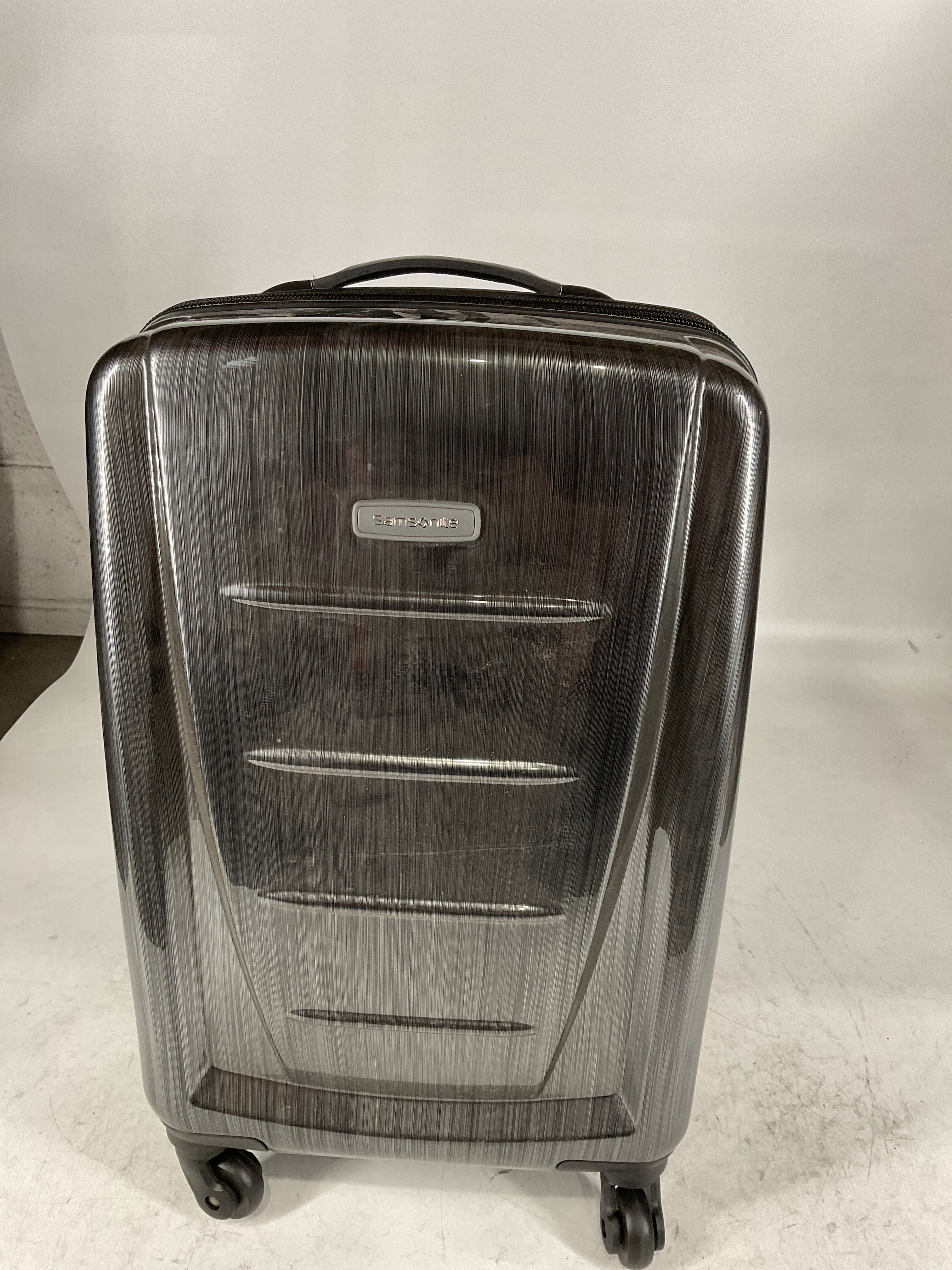 Samsonite Winfield 2 Hardside Luggage with Spinner Wheels U17