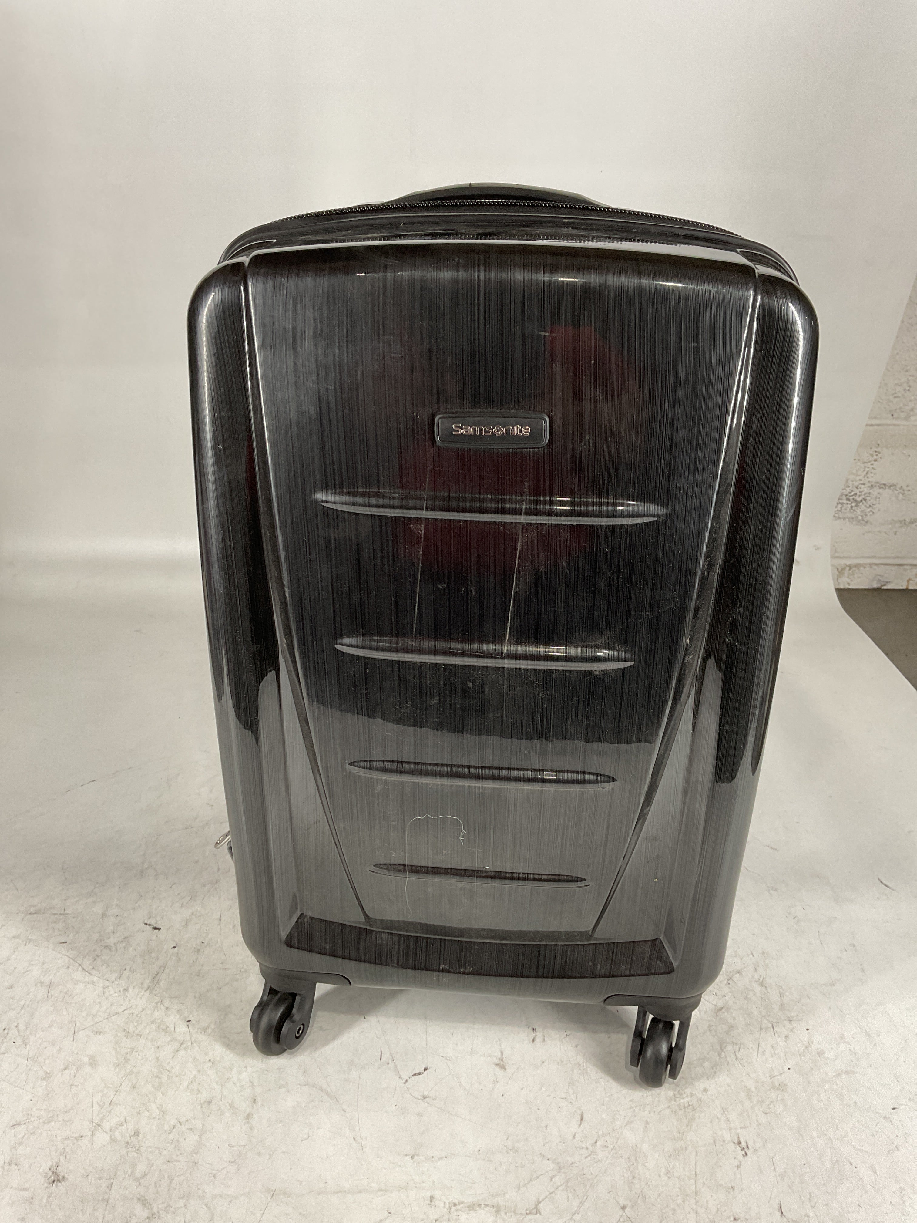 Samsonite Winfield 2 Hardside Luggage with Spinner Wheels U18