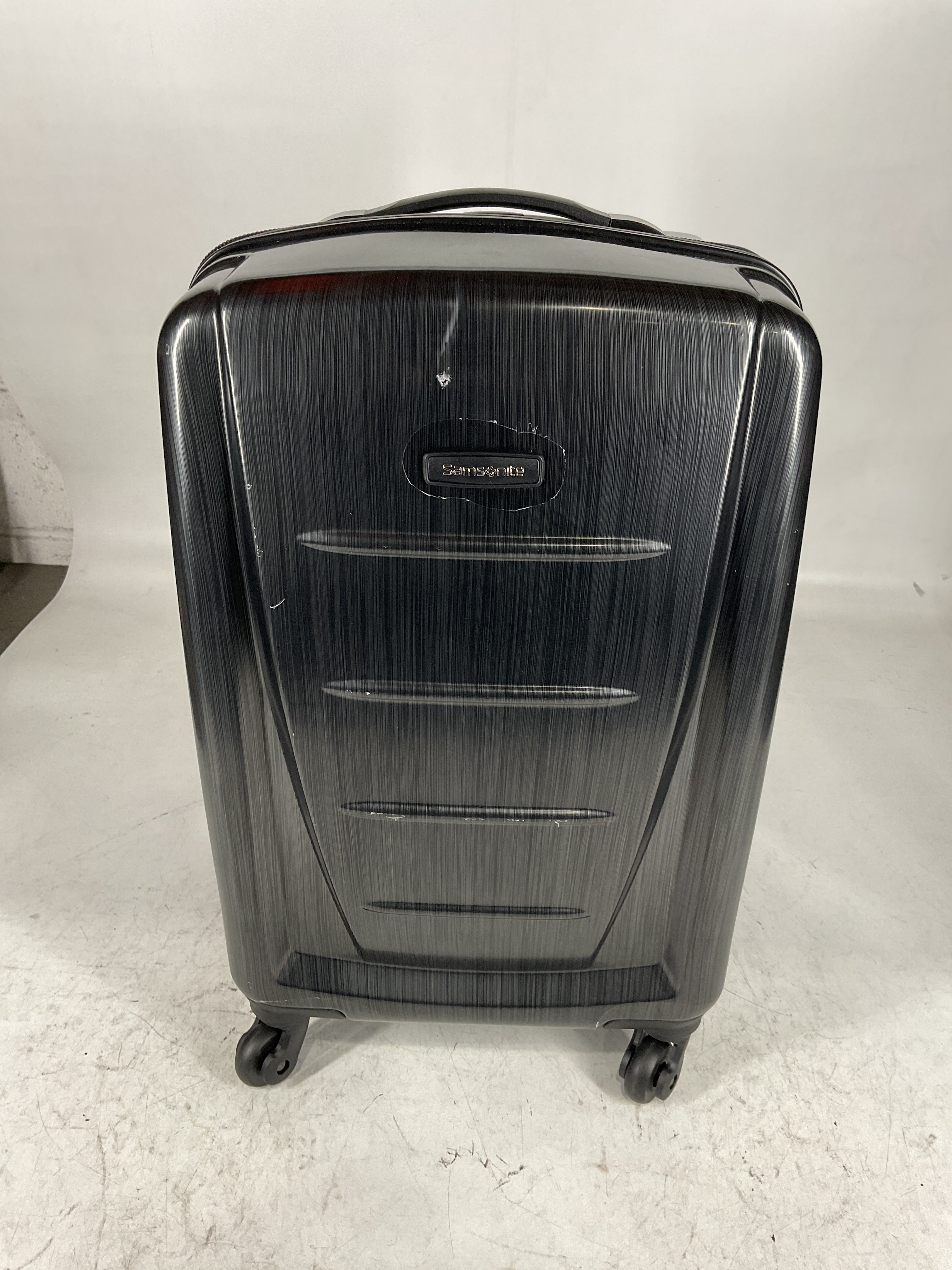 Samsonite Winfield 2 Hardside Luggage with Spinner Wheels U20