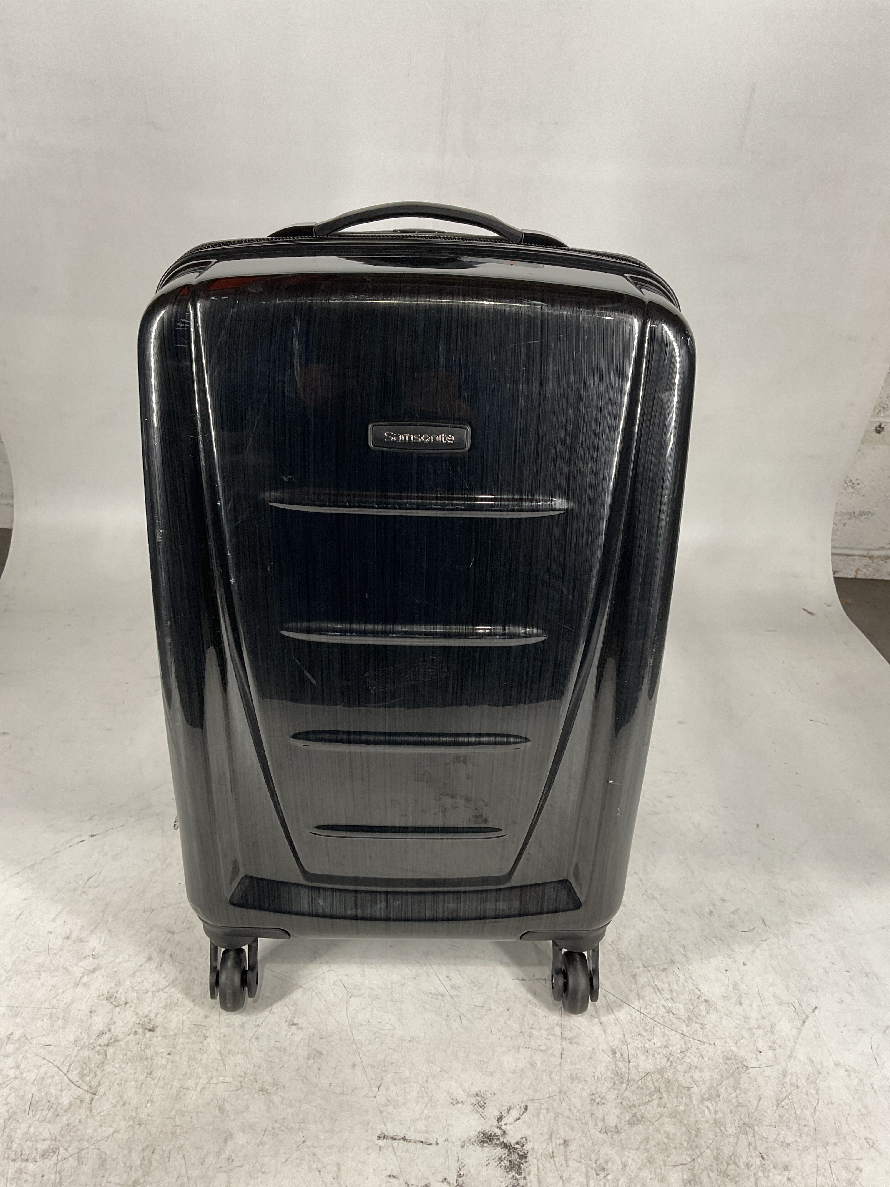 Samsonite Winfield 2 Hardside Luggage with Spinner Wheels U23