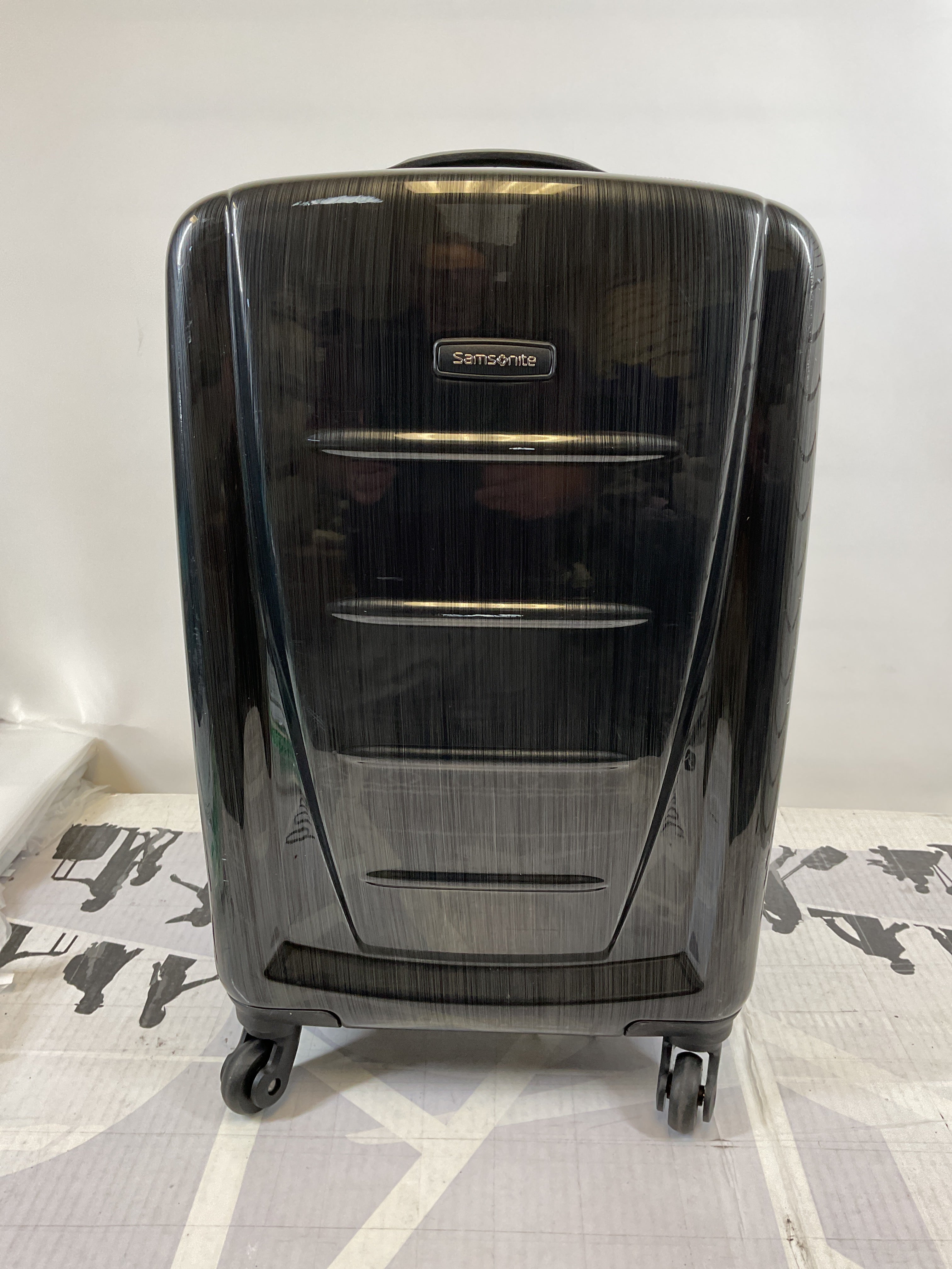 Samsonite Winfield 2 Carry-On 20-Inch Hardside Luggage with Spinner Wheels ( Brushed Anthracite , Carry-On 20-Inch ) Brushed Anthracite Carry On 20 Inch U30