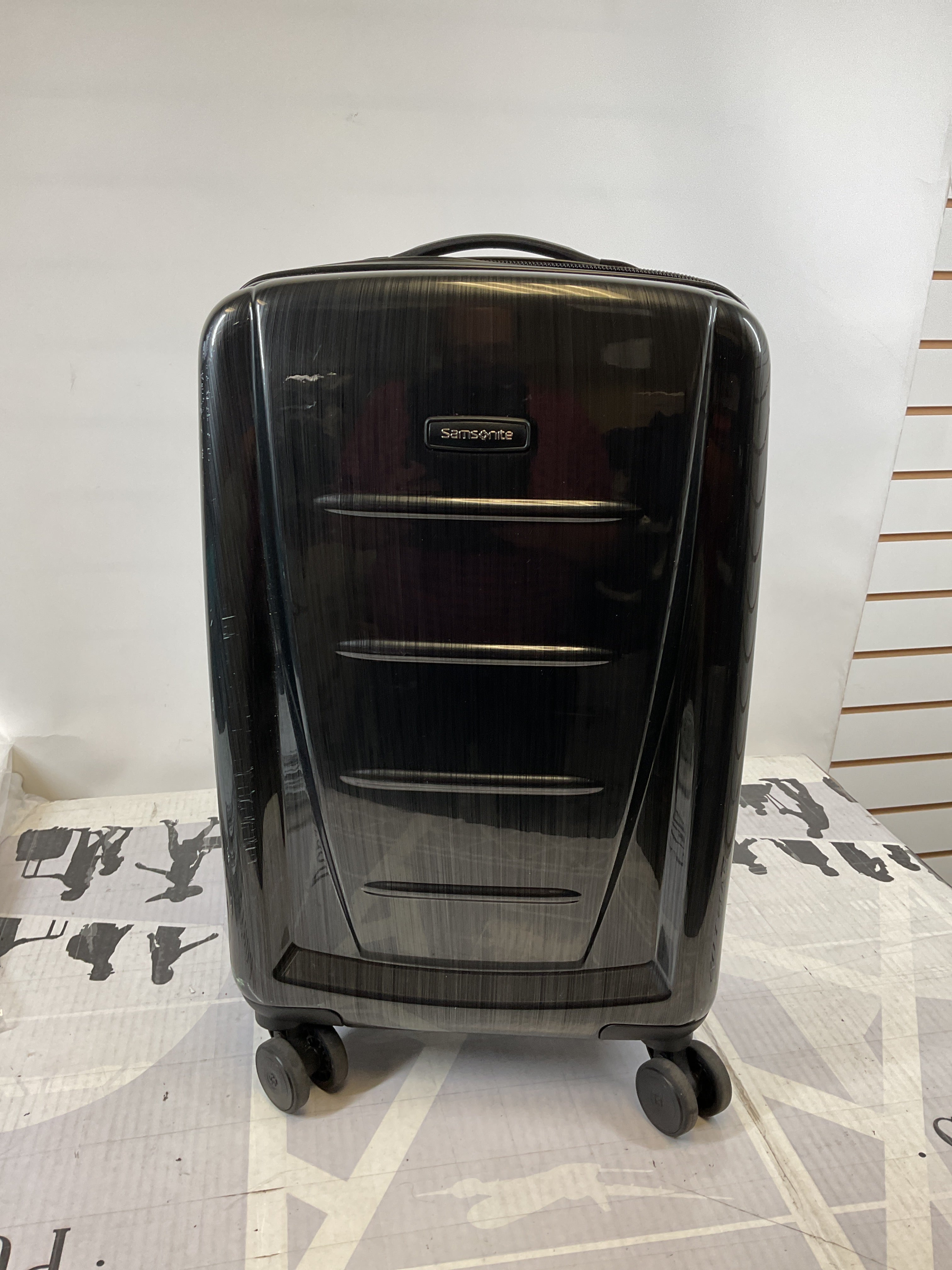Samsonite Winfield 2 Carry-On 20-Inch Hardside Luggage with Spinner Wheels ( Brushed Anthracite , Carry-On 20-Inch ) Brushed Anthracite Carry On 20 Inch U32
