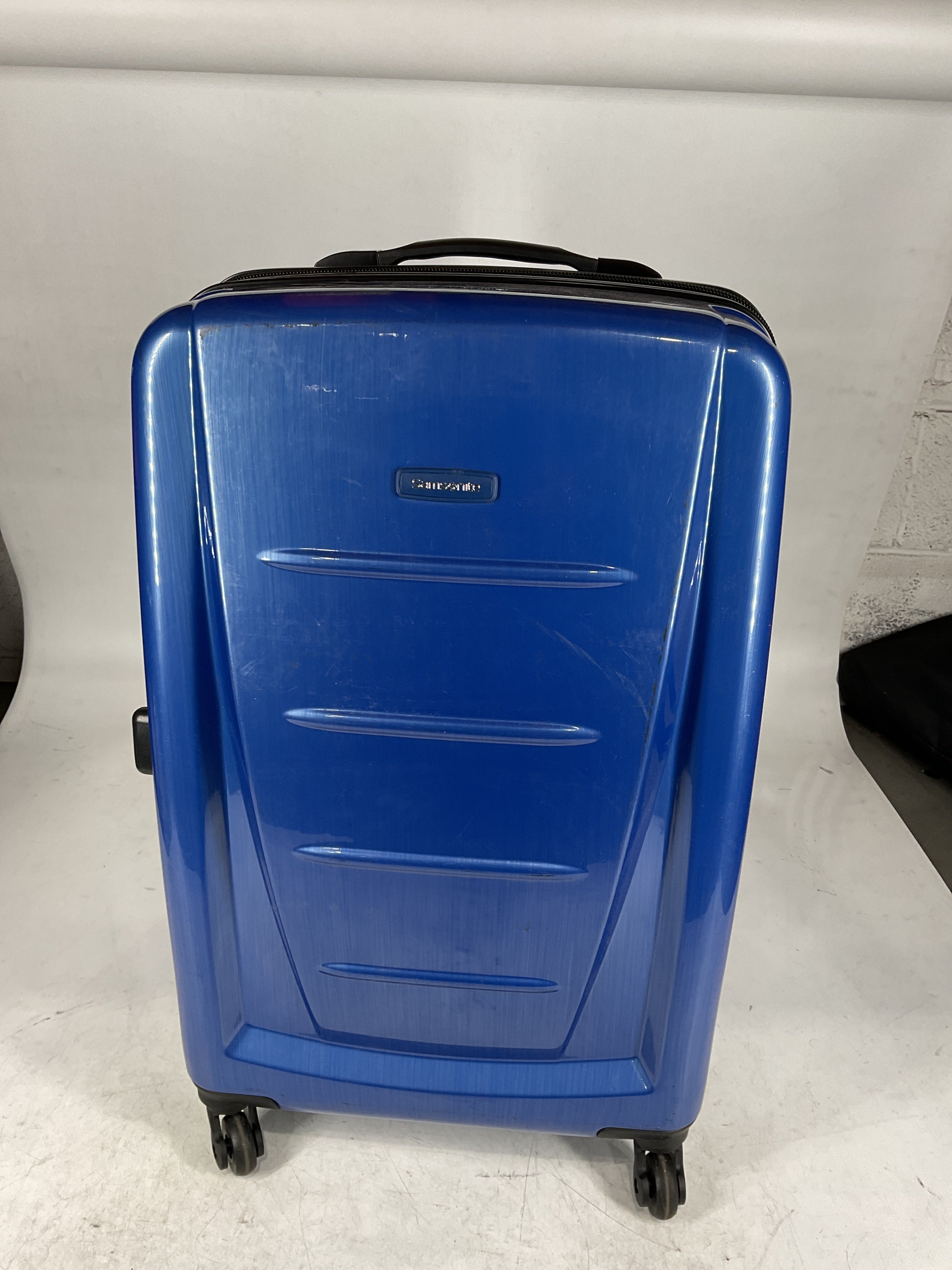 Samsonite Winfield 2 Hardside Luggage with Spinner Wheels U6