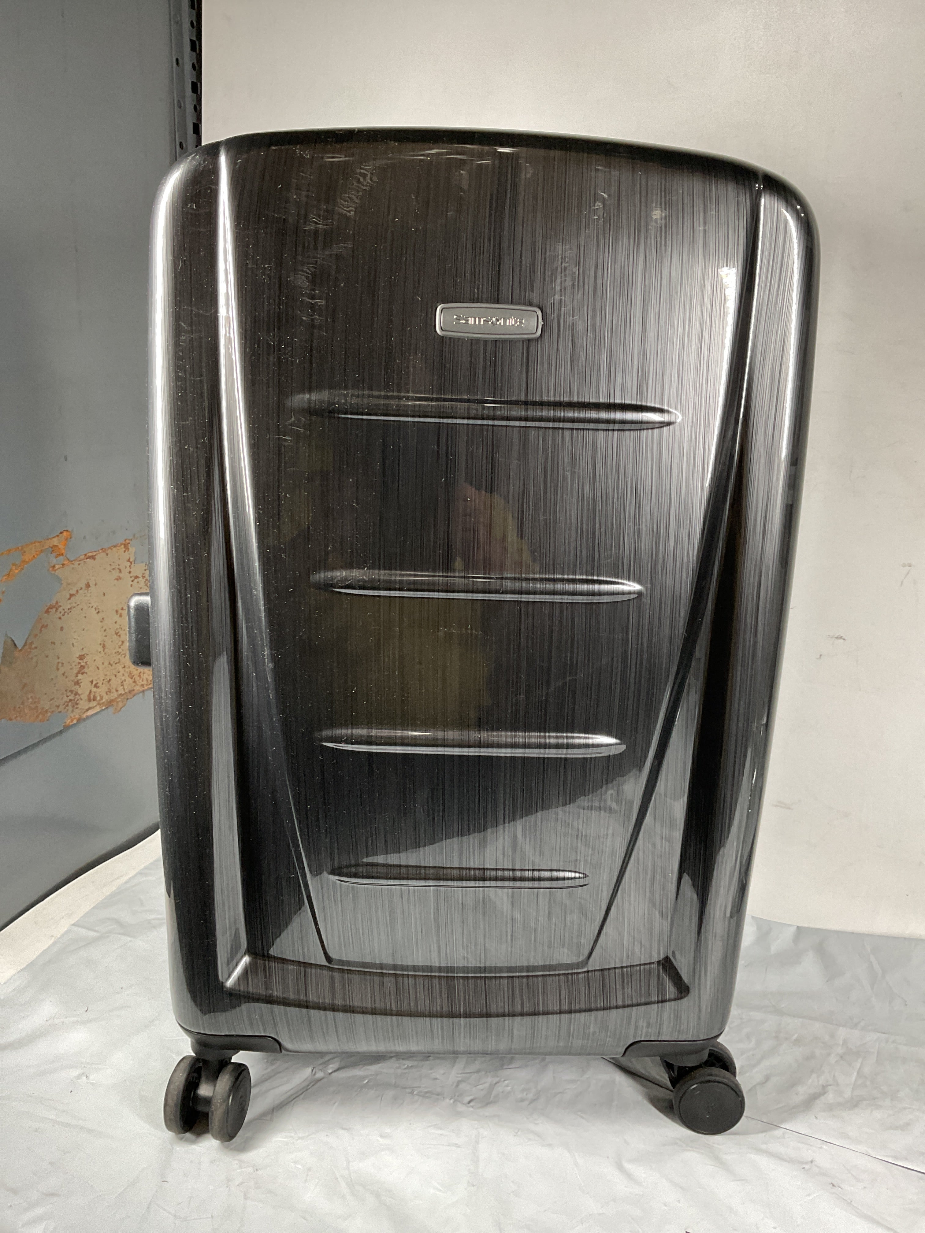 Samsonite Winfield 2 Checked-Medium 24-Inch Hardside Expandable Luggage with Spinner Wheels ( Charcoal , Checked-Medium 24-Inch ) Charcoal Checked Medium 24 Inch U8