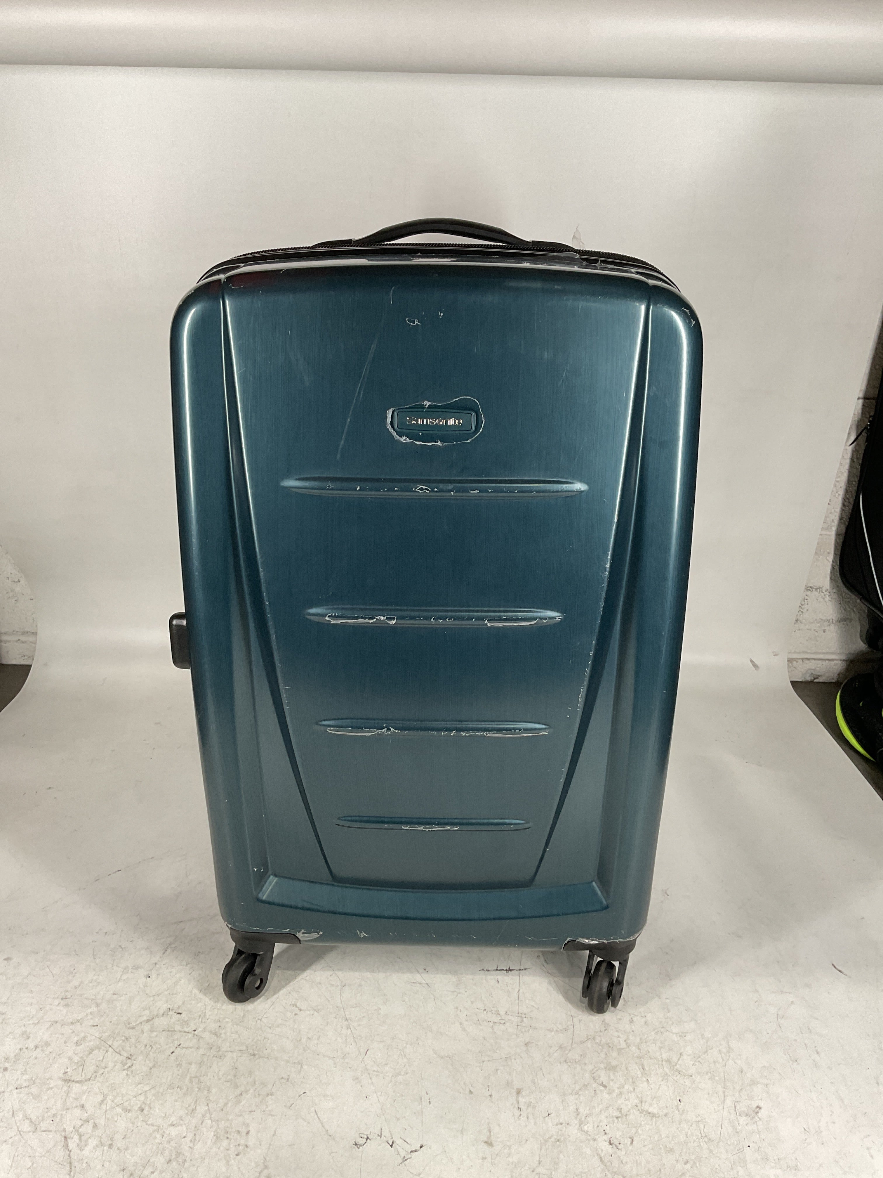 Samsonite Winfield 2 Hardside Luggage with Spinner Wheels U5