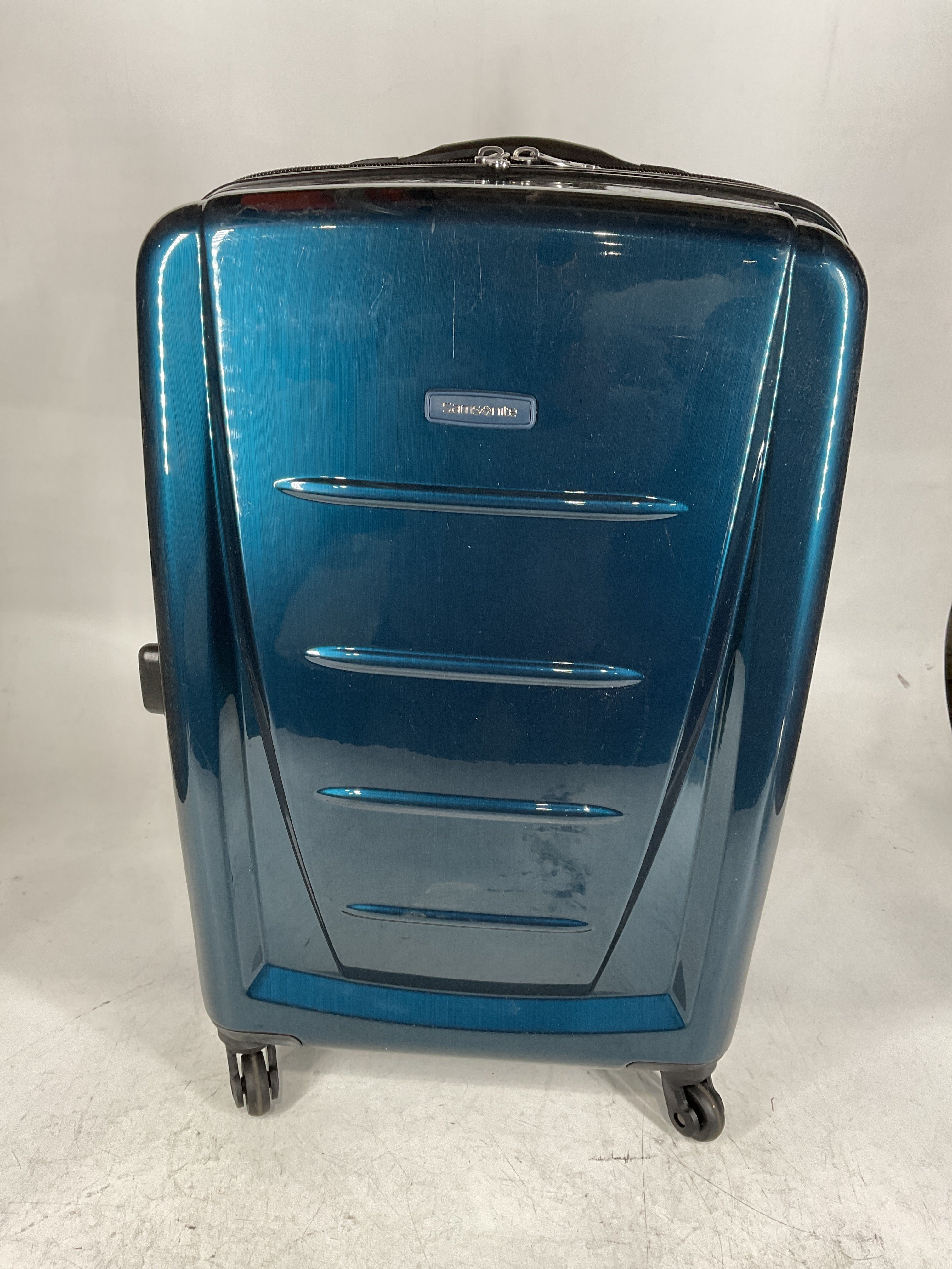 Samsonite Winfield 2 Hardside Luggage with Spinner Wheels U7