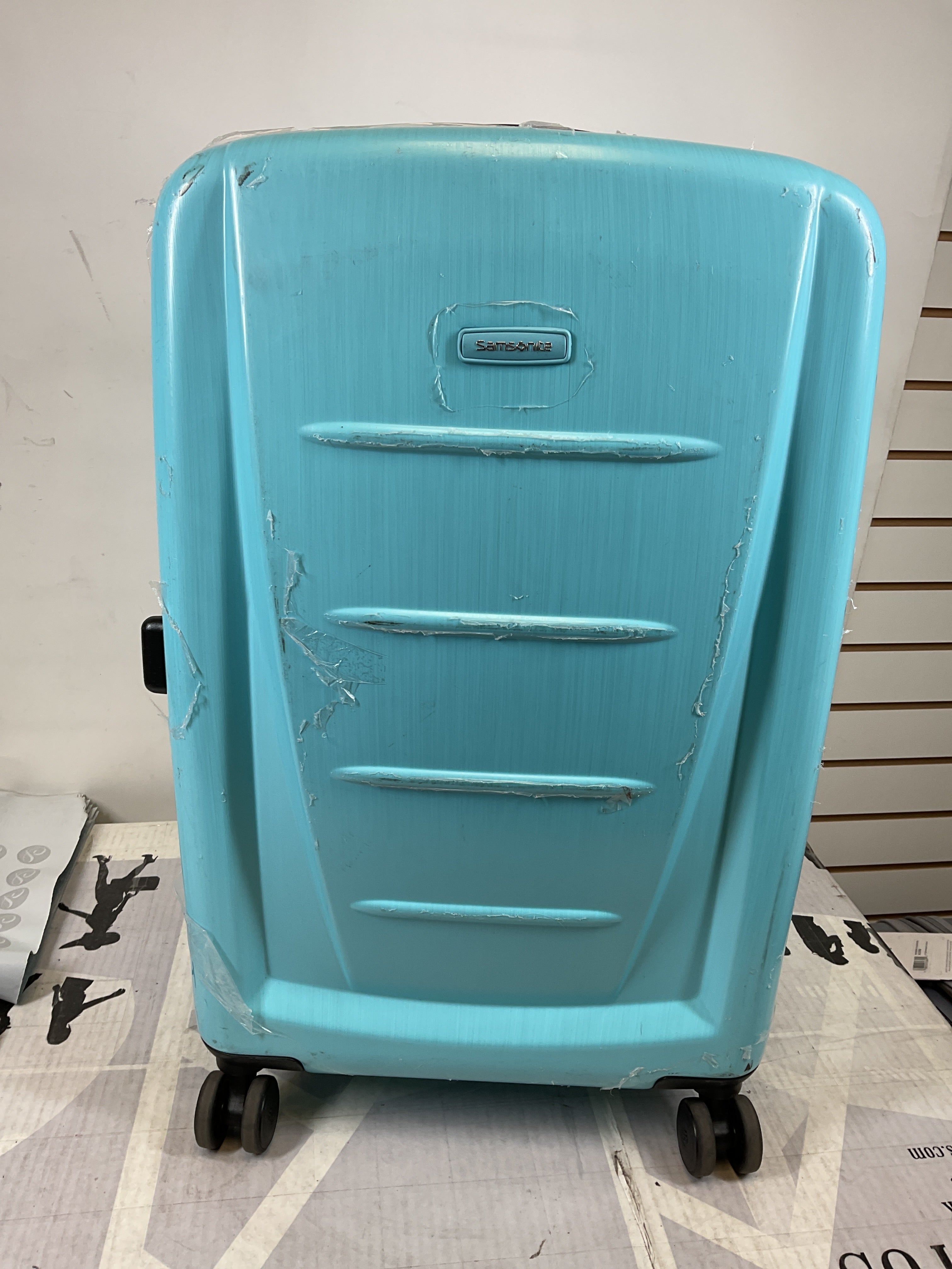 Samsonite Winfield 2 Checked-Medium 24-Inch Hardside Expandable Luggage with Spinner Wheels ( Ice Blue , Checked-Medium 24-Inch ) Ice Blue Checked Medium 24 Inch U6