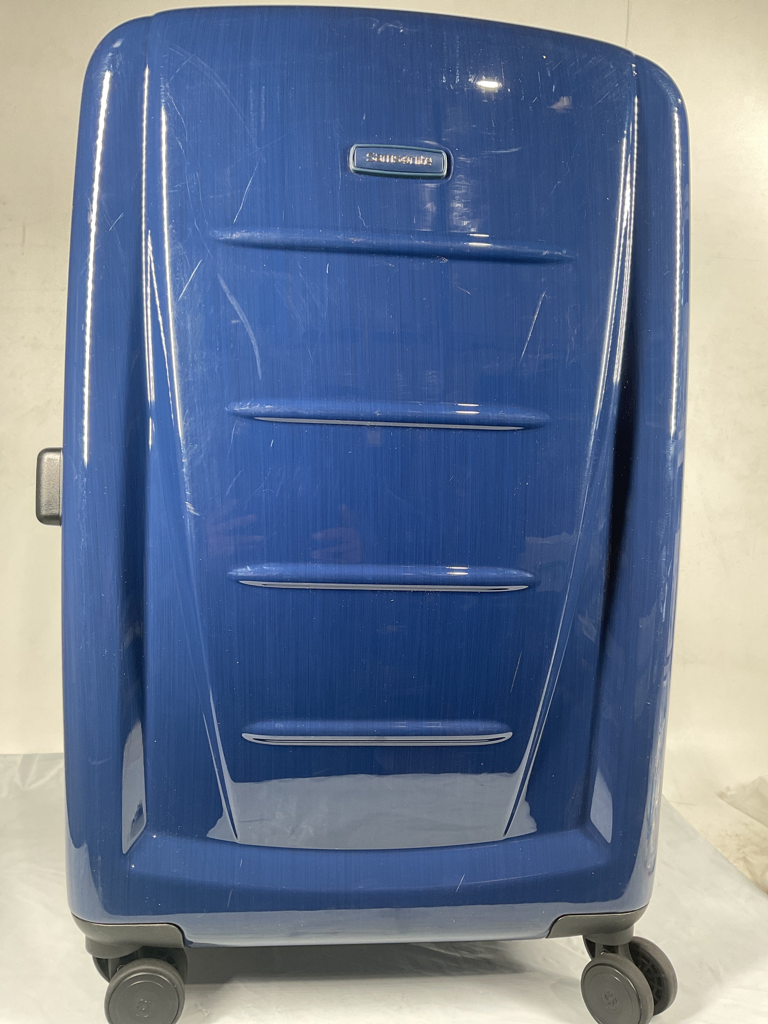 Samsonite Winfield 2 Hardside Luggage with 360 Spinner Wheels, TSA Lock, Airline Approved ( Navy , Checked-Medium 24-Inch ) Navy Checked Medium 24 Inch U9