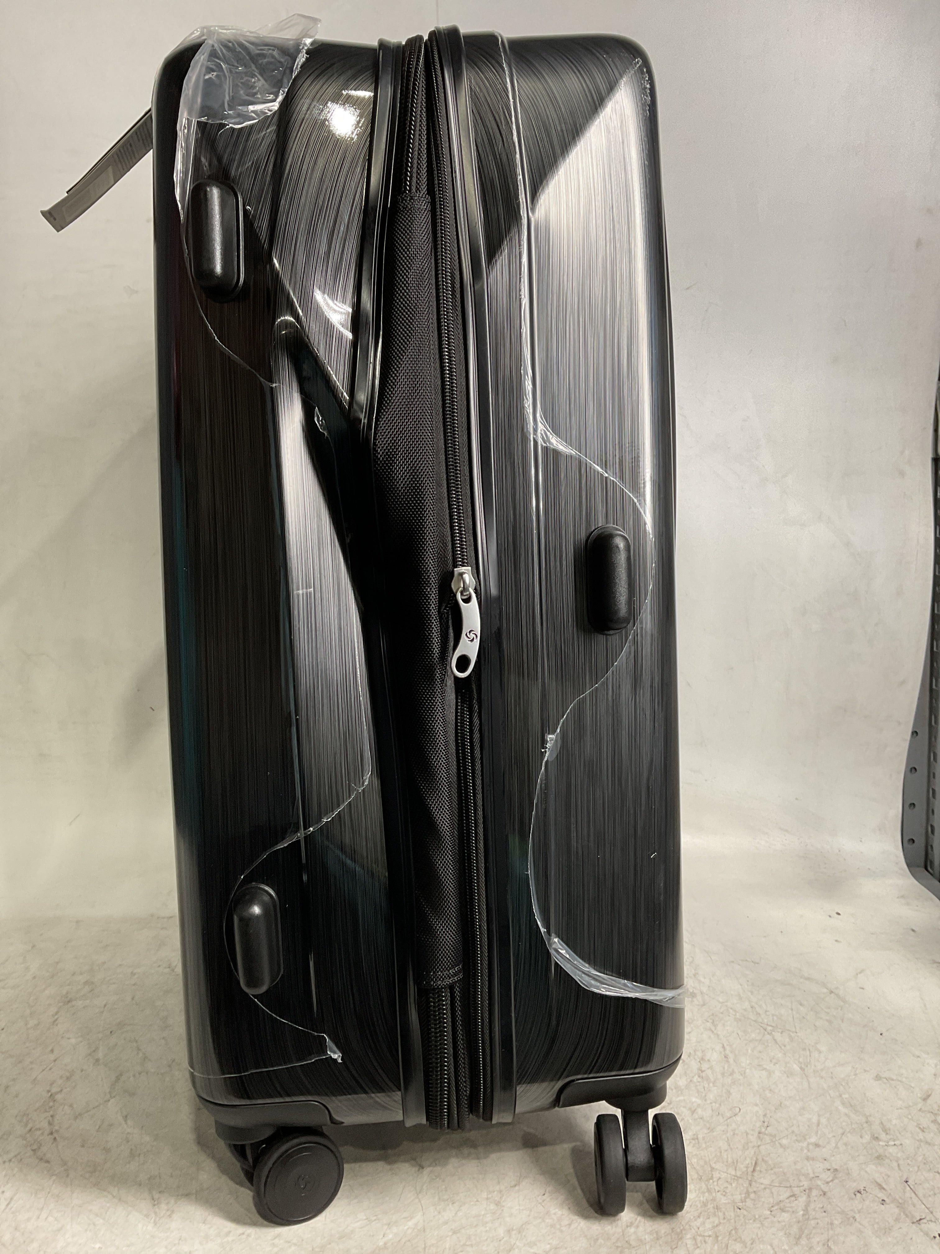 Samsonite Winfield 2 Hardside Luggage with 360 Spinner Wheels, TSA Lock, Airline Approved ( Brushed Anthracite , Checked-Medium 24-Inch ) Brushed Anthracite Checked Medium 24 Inch U12