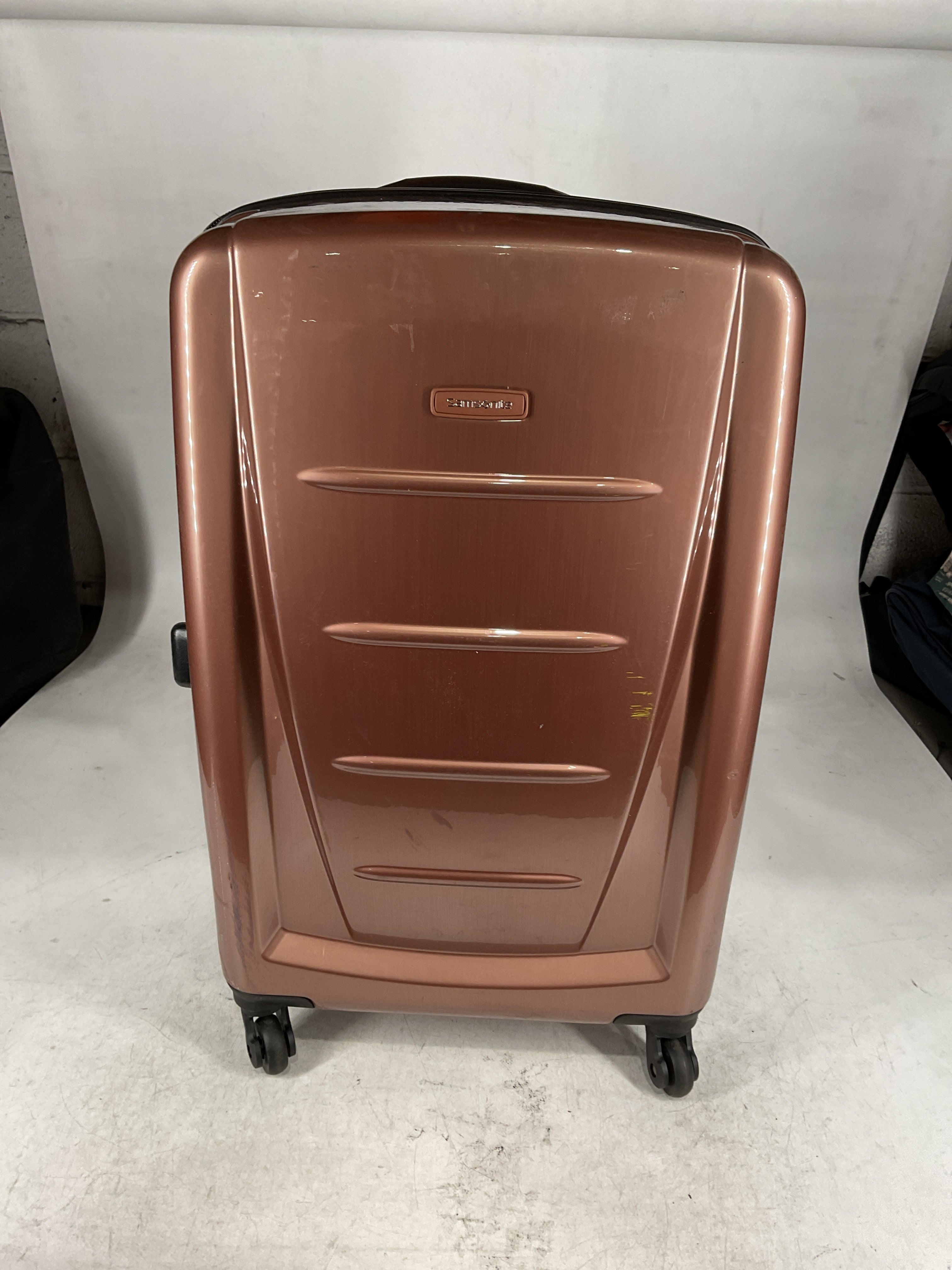 Samsonite Winfield 2 Hardside Luggage with Spinner Wheels Rose Gold Checked Medium 24 Inch U4