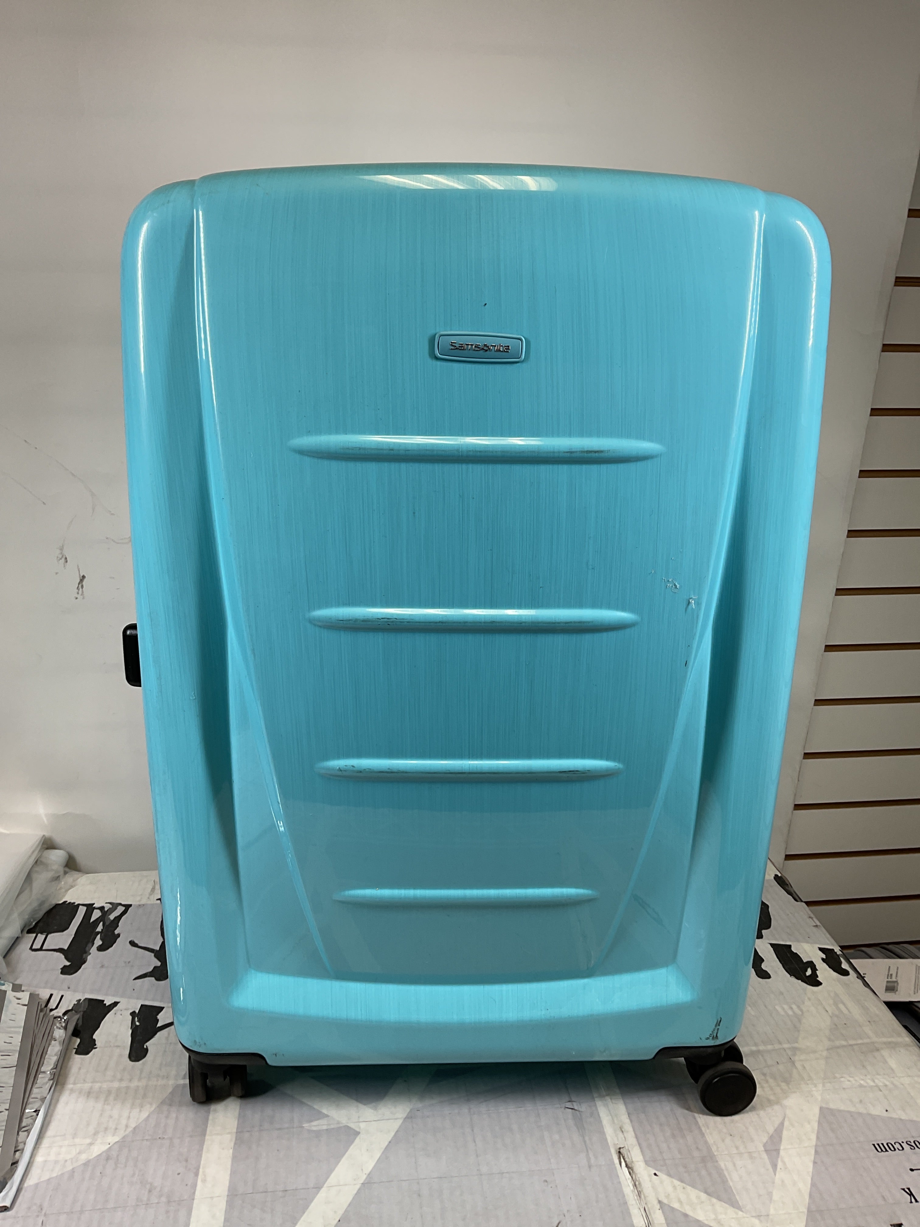 Samsonite Winfield 2 Checked-Large 28-Inch Hardside Expandable Luggage with Spinner Wheels ( Ice Blue , Checked-Large 28-Inch ) Ice Blue Checked Large 28 Inch U16