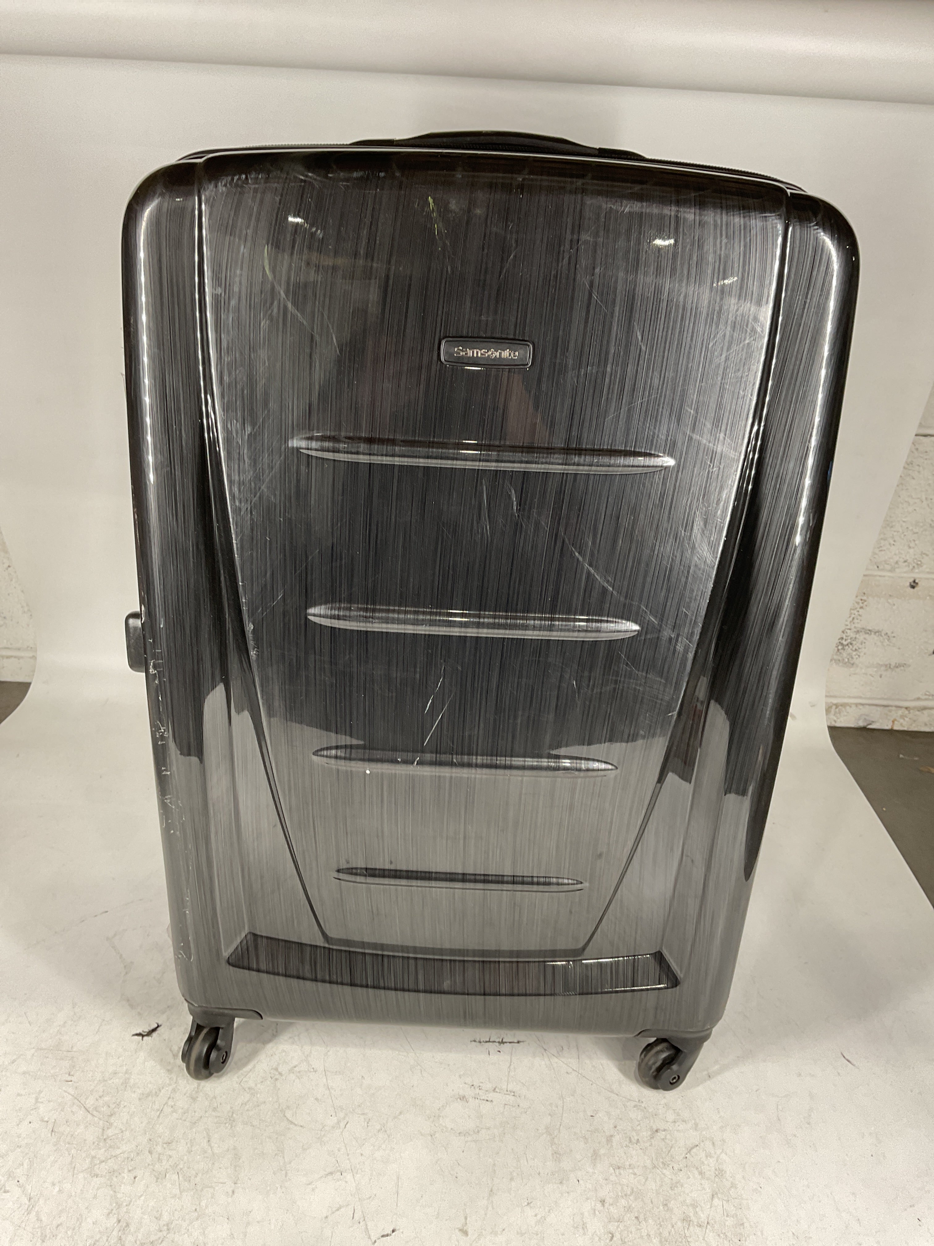 Samsonite Winfield 2 Hardside Luggage with Spinner Wheels U18