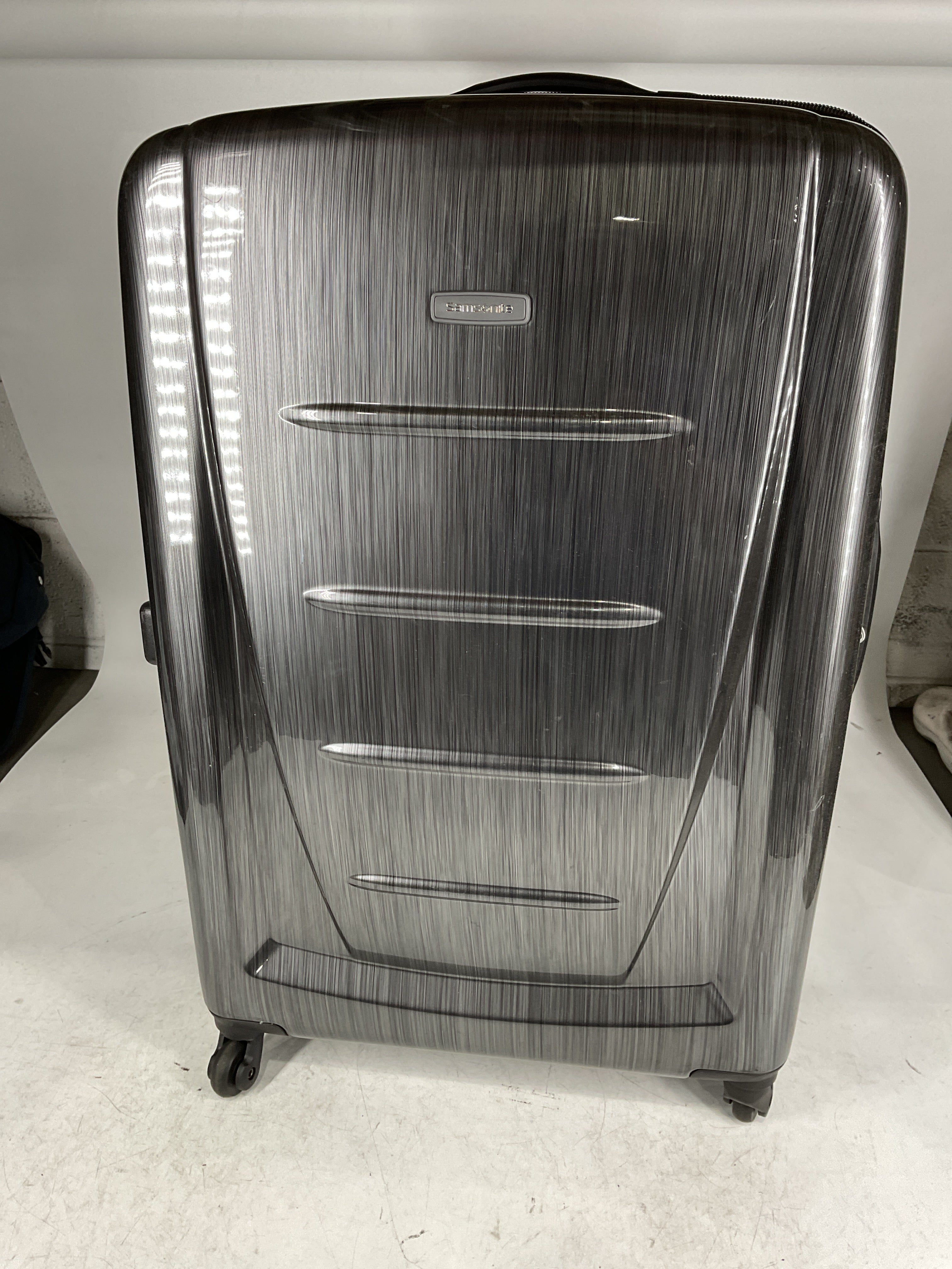 Samsonite Winfield 2 Hardside Luggage with Spinner Wheels U20