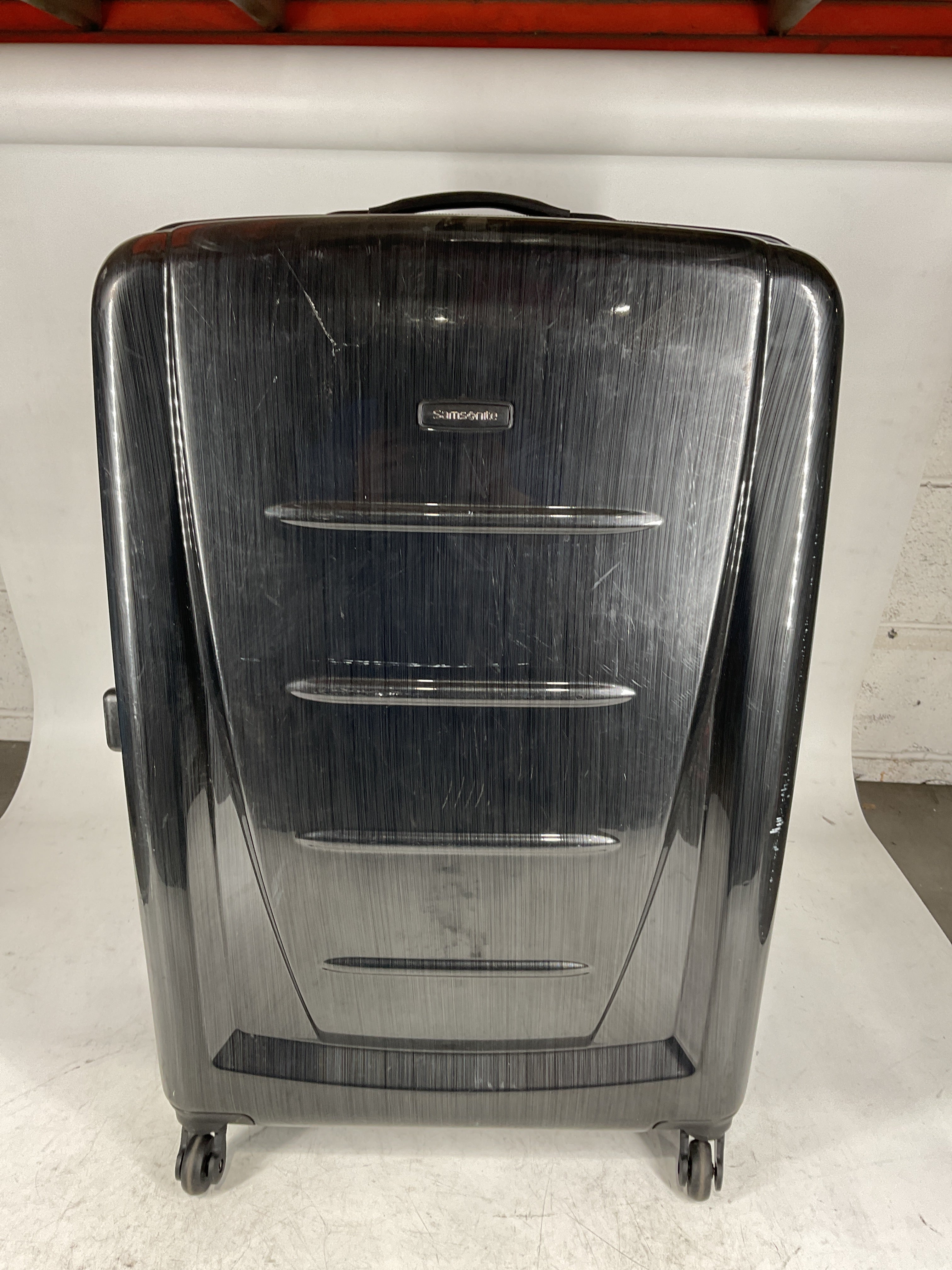 Samsonite Winfield 2 Hardside Luggage with Spinner Wheels U23