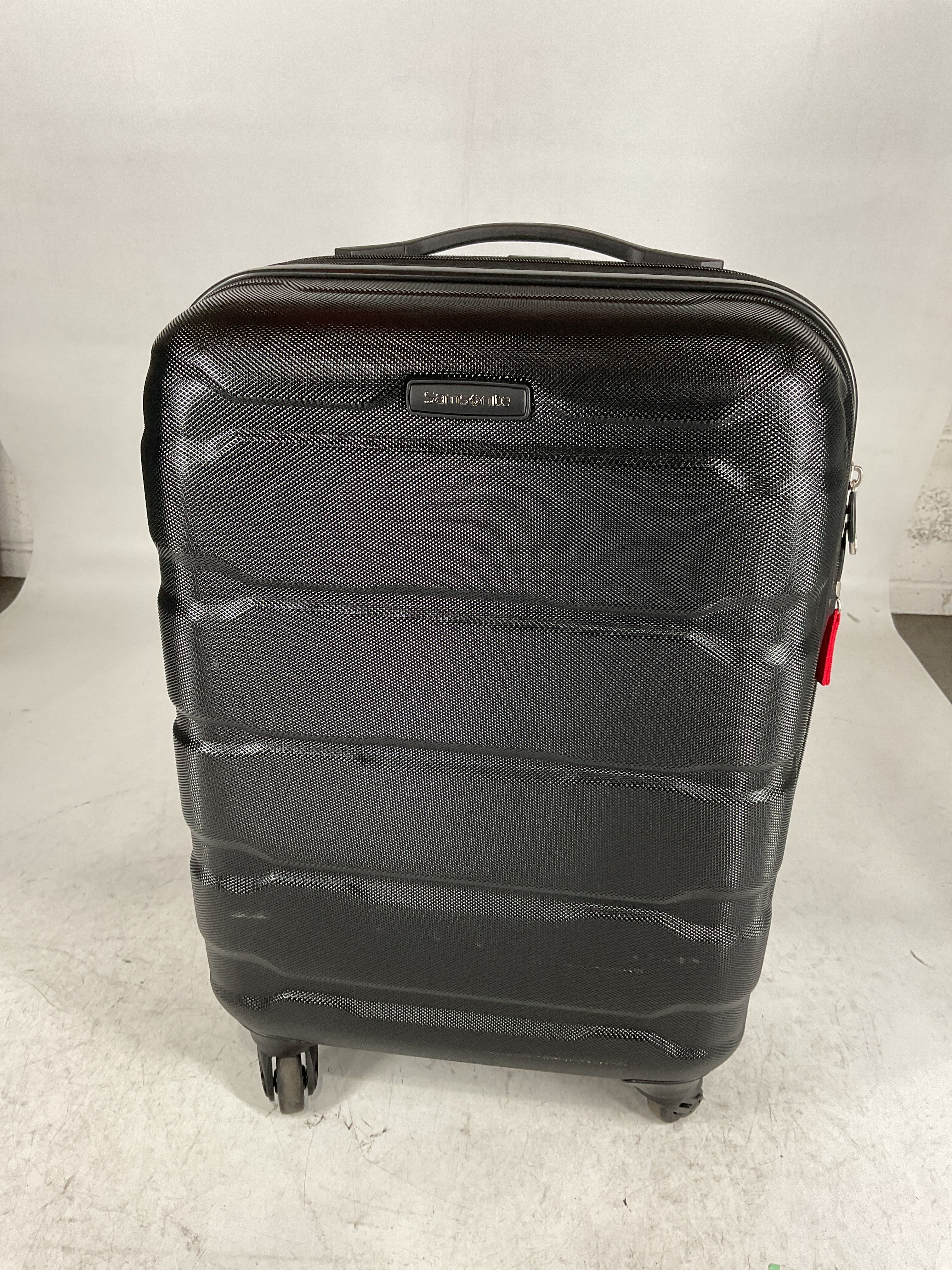 Samsonite Omni Pc Hardside Expandable Luggage with Spinner Wheels U11
