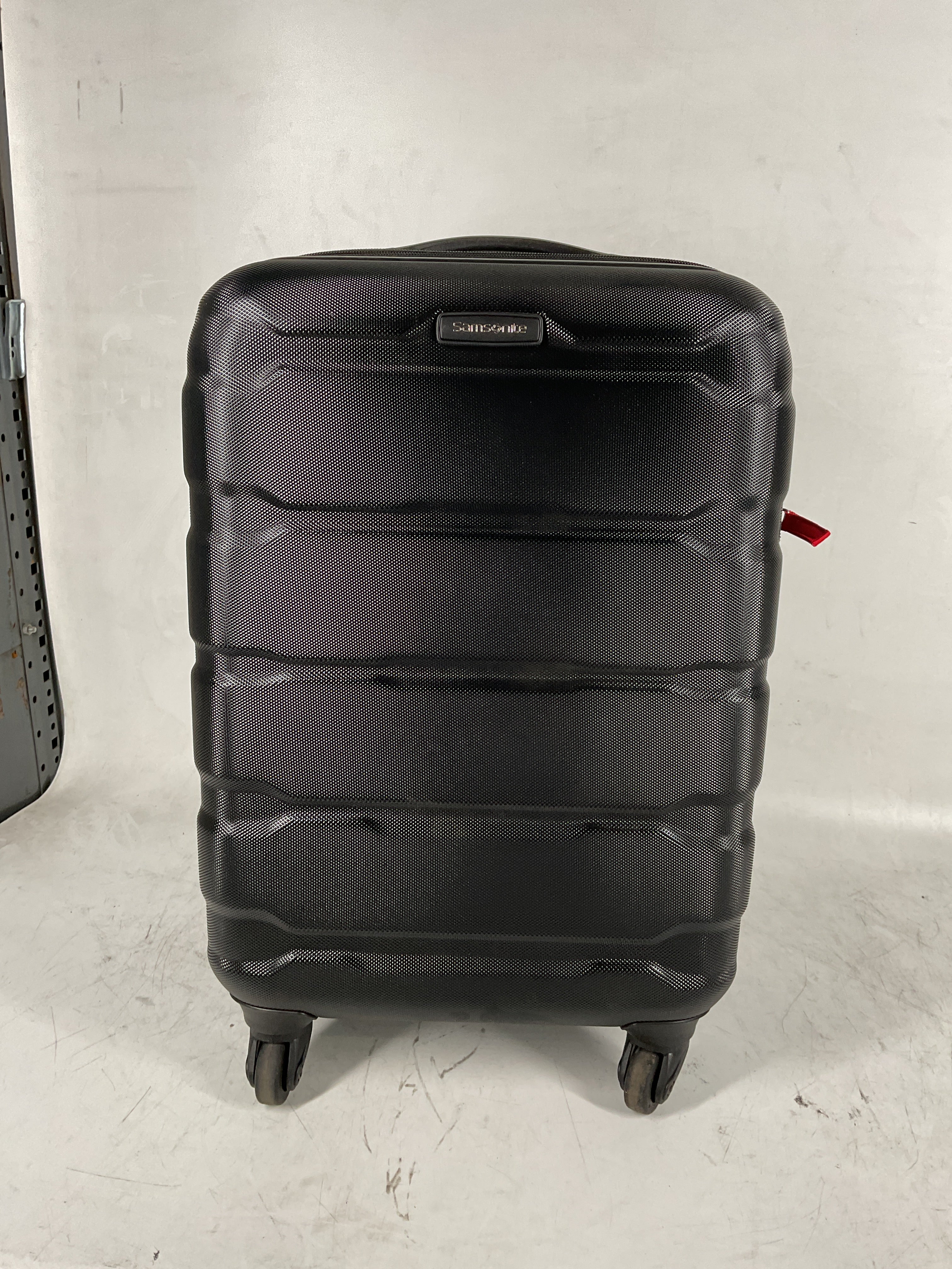Samsonite Omni Pc Hardside Expandable Luggage with Spinner Wheels Black Carry On 20 Inch U24