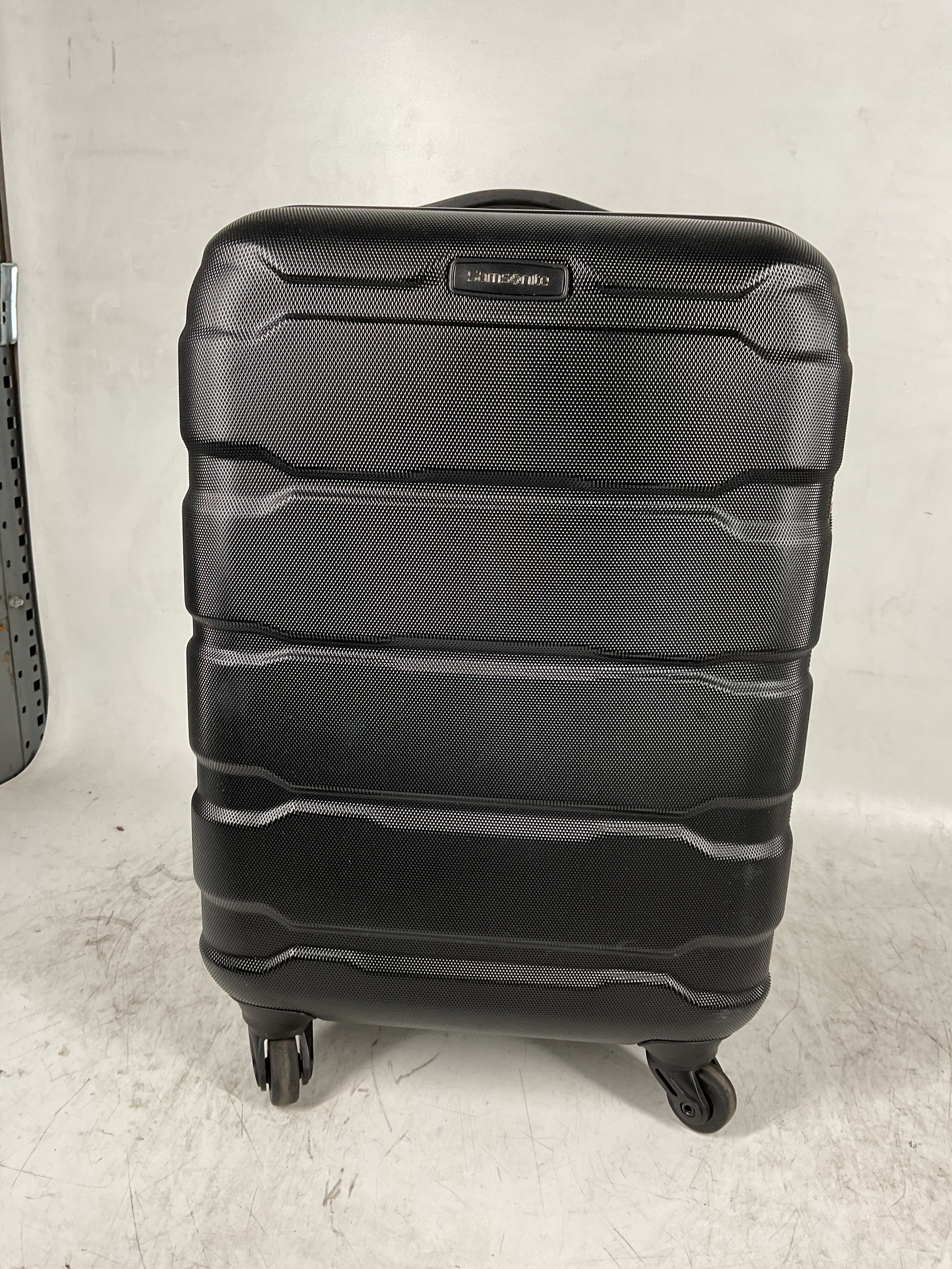 Samsonite Omni Pc Hardside Expandable Luggage with Spinner Wheels ( Black , Carry-On 20-Inch ) Black Carry On 20 Inch U26