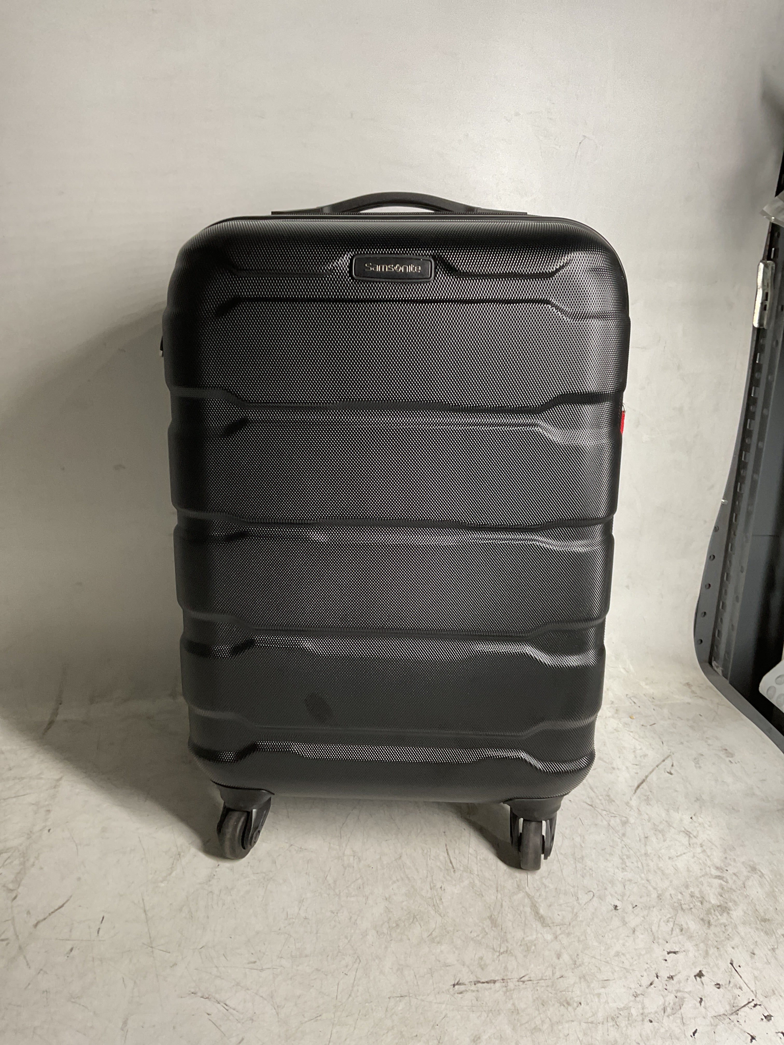 Samsonite Omni Pc Hardside Expandable Luggage with Spinner Wheels ( Black , Carry-On 20-Inch ) Black Carry On 20 Inch U39