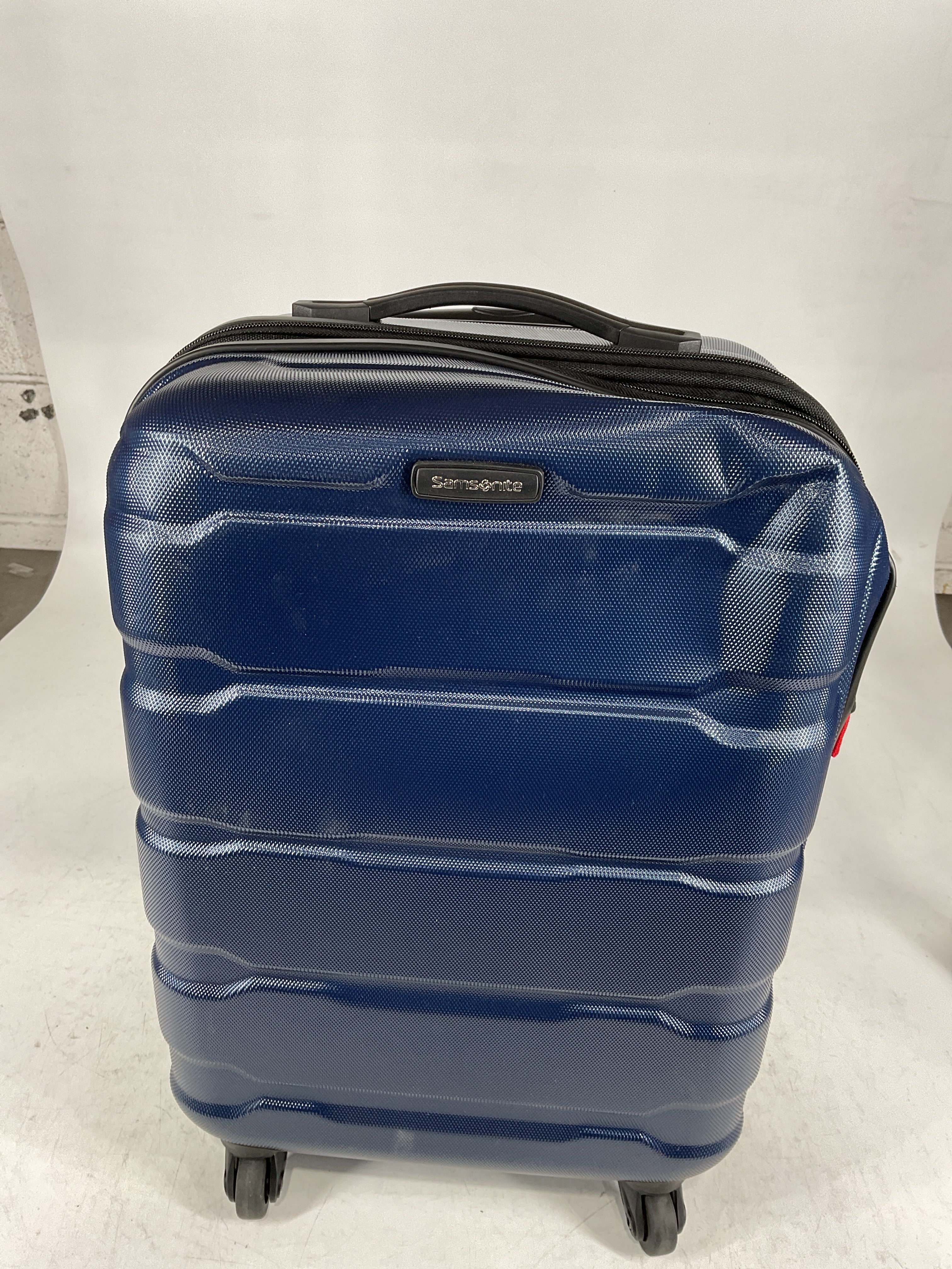 Samsonite Omni Pc Hardside Expandable Luggage with Spinner Wheels U14