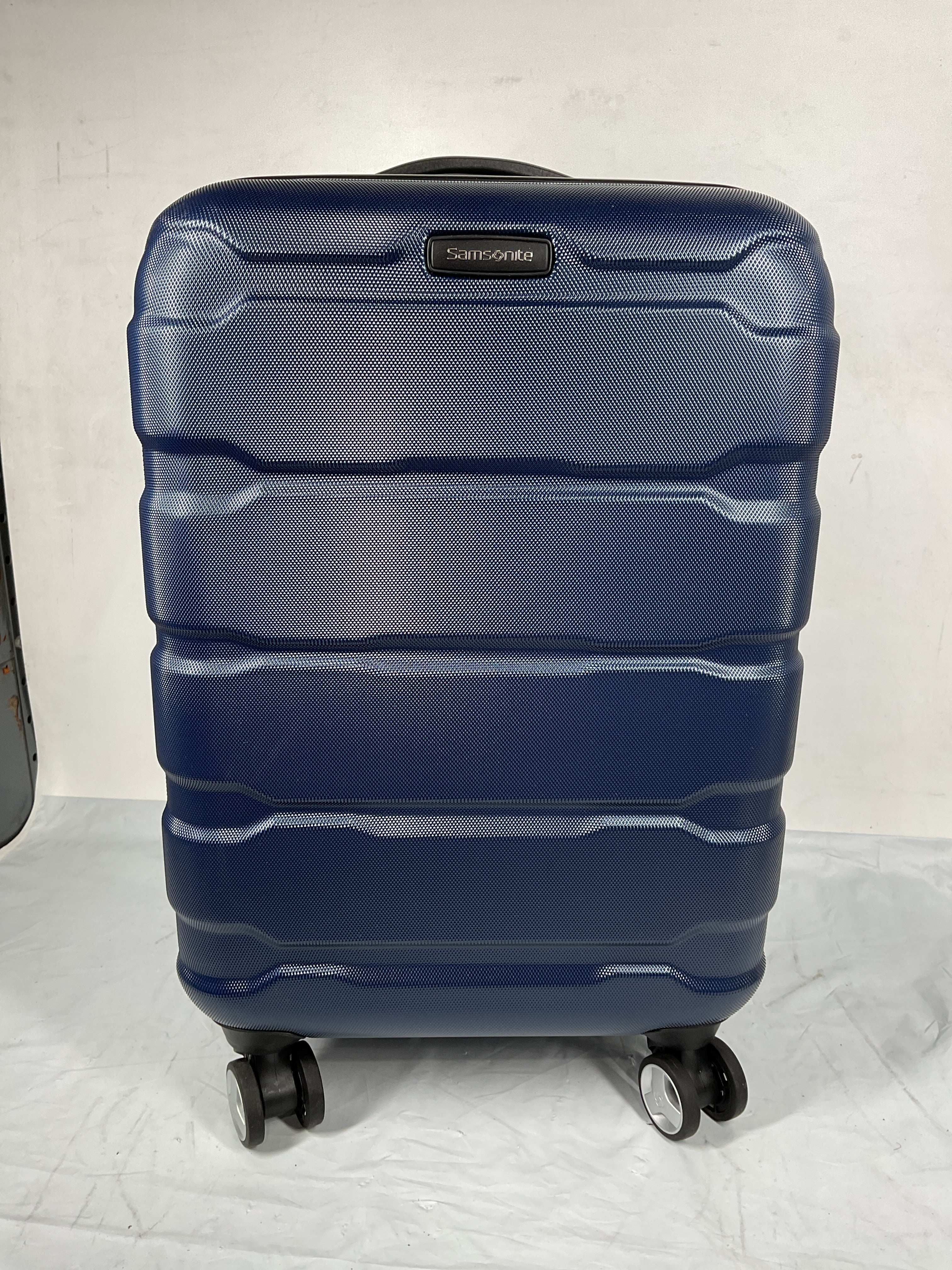 Samsonite Omni Carry-On 20-Inch PC Hardside Expandable Luggage with Spinner Wheels ( Navy , Carry-On 20-Inch ) Navy Carry On 20 Inch U80