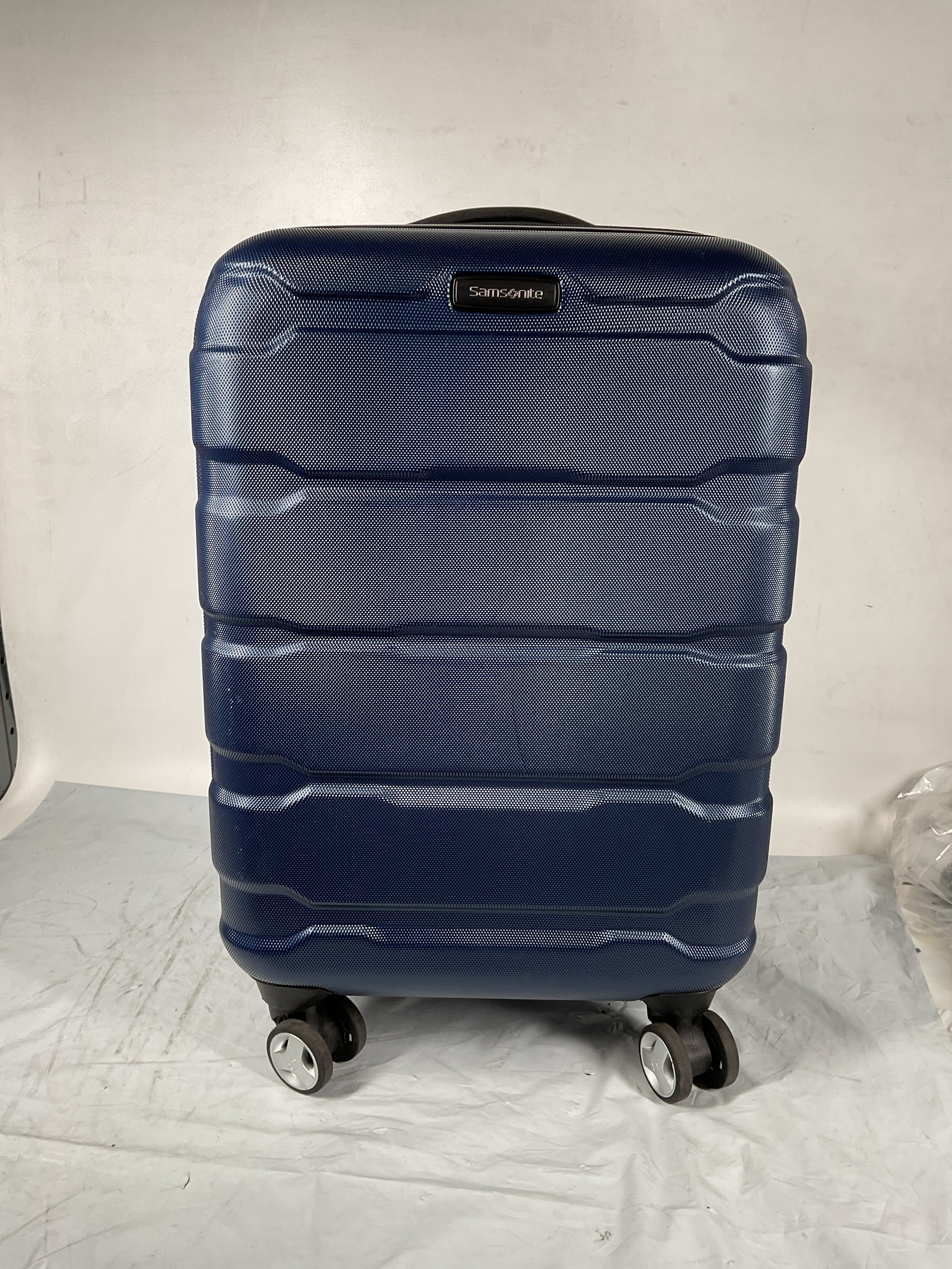 Samsonite Omni Carry-On 20-Inch PC Hardside Expandable Luggage with Spinner Wheels ( Navy , Carry-On 20-Inch ) Navy Carry On 20 Inch U81