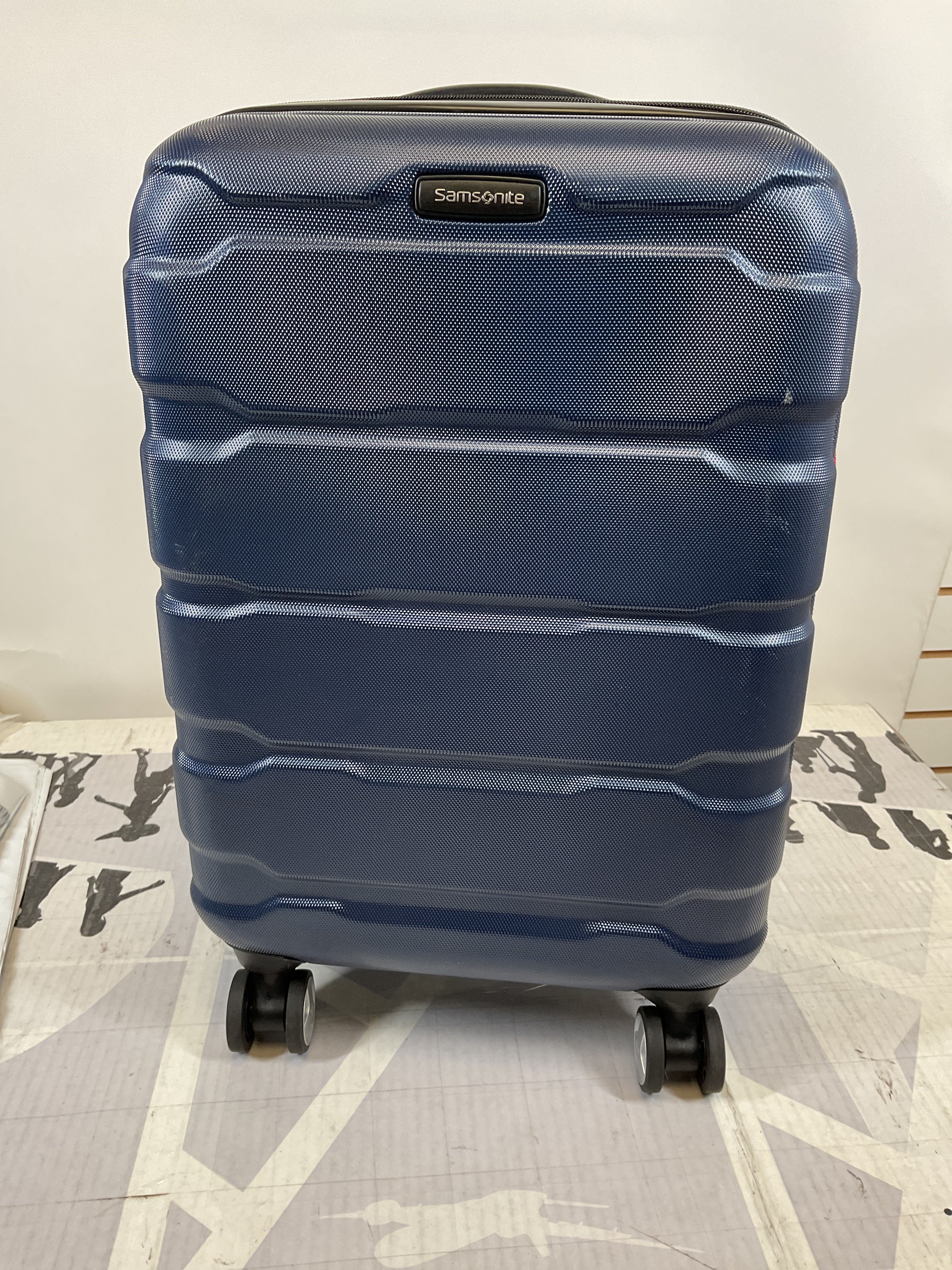 Samsonite Omni Carry-On 20-Inch PC Hardside Expandable Luggage with Spinner Wheels ( Navy , Carry-On 20-Inch ) Navy Carry On 20 Inch U83