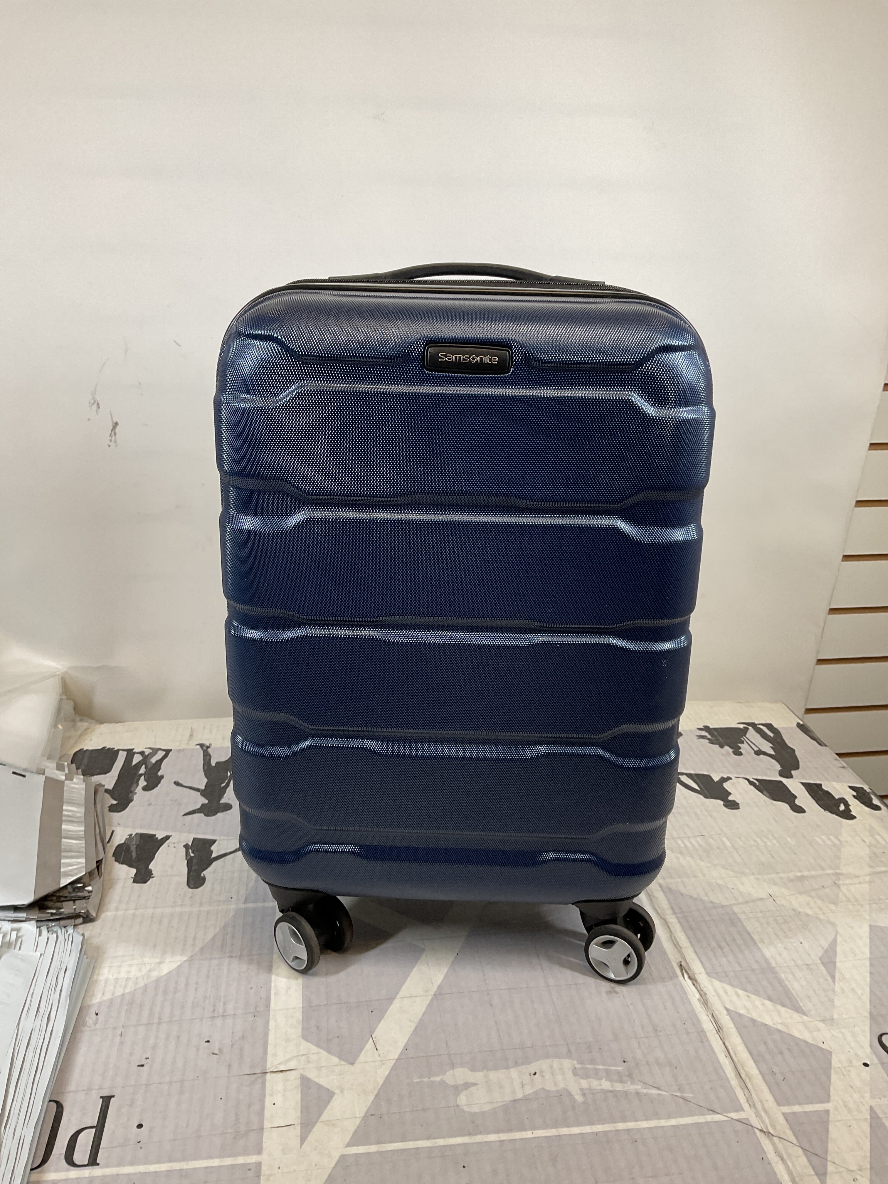 Samsonite Omni Carry-On 20-Inch PC Hardside Expandable Luggage with Spinner Wheels ( Navy , Carry-On 20-Inch ) Navy Carry On 20 Inch U84