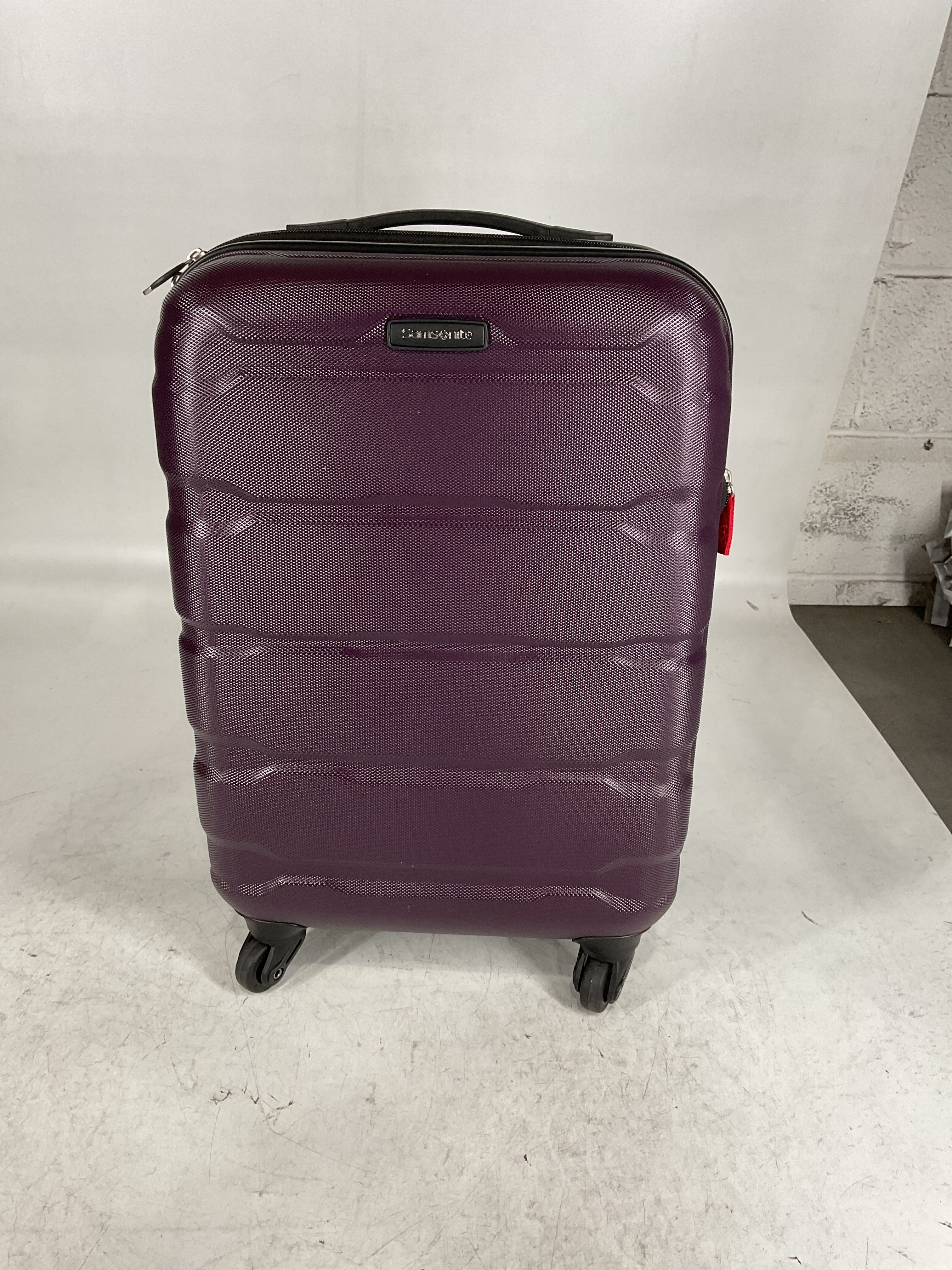 Samsonite Omni Pc Hardside Expandable Luggage with Spinner Wheels U13