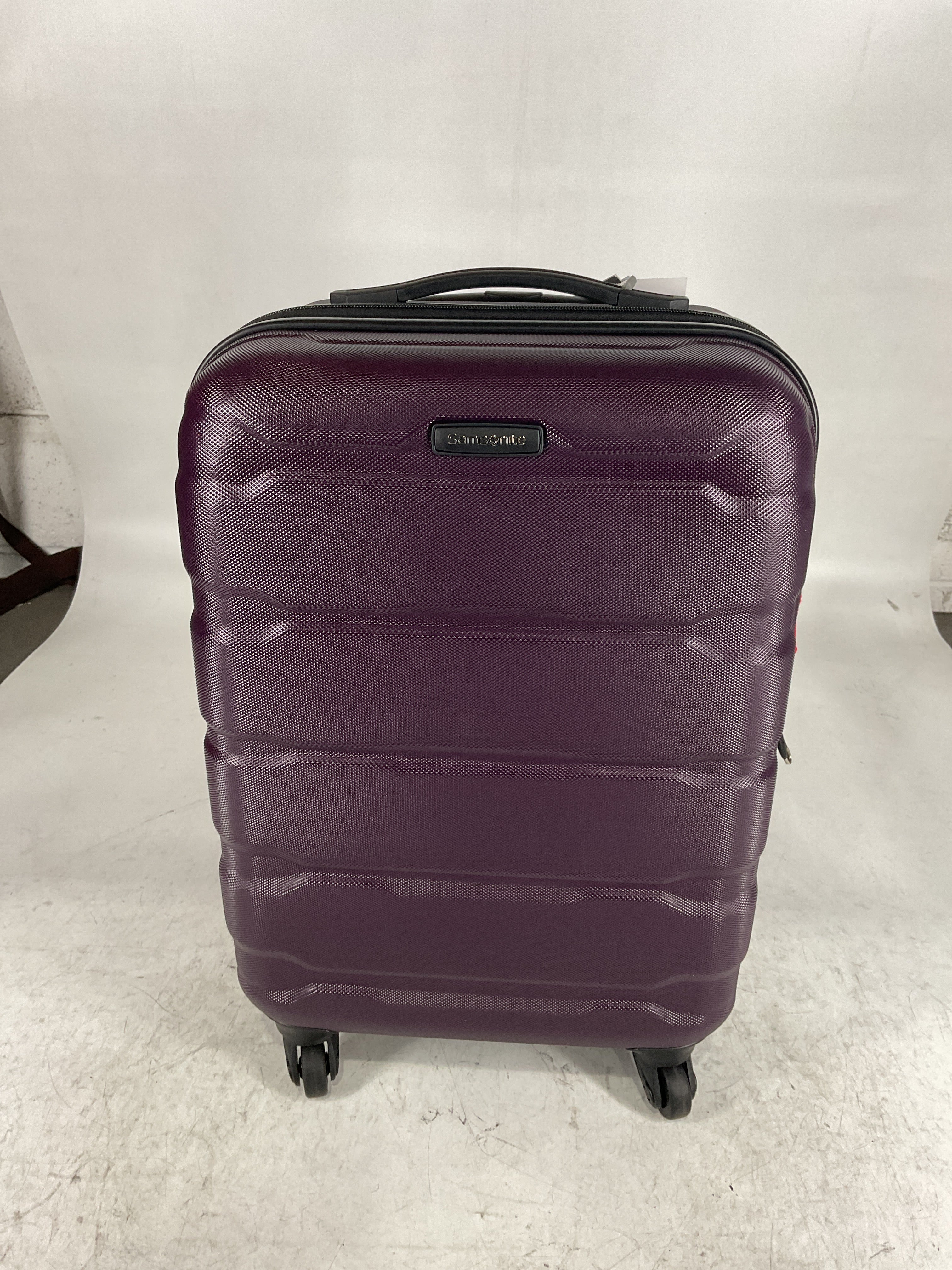 Samsonite Omni Pc Hardside Expandable Luggage with Spinner Wheels U15