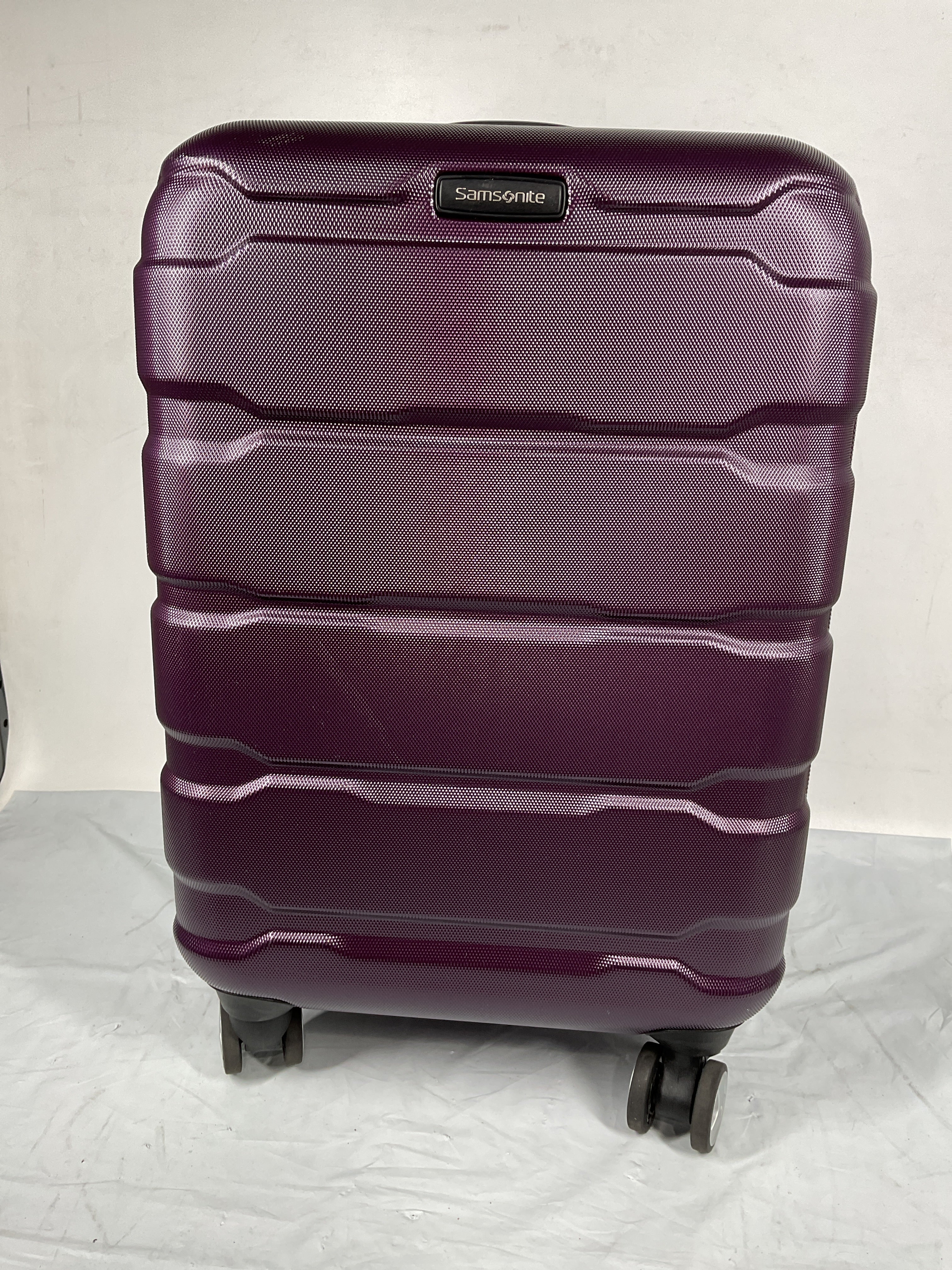 Samsonite Omni Carry-On 20-Inch PC Hardside Expandable Luggage with Spinner Wheels ( Purple , Carry-On 20-Inch ) Purple Carry On 20 Inch U56