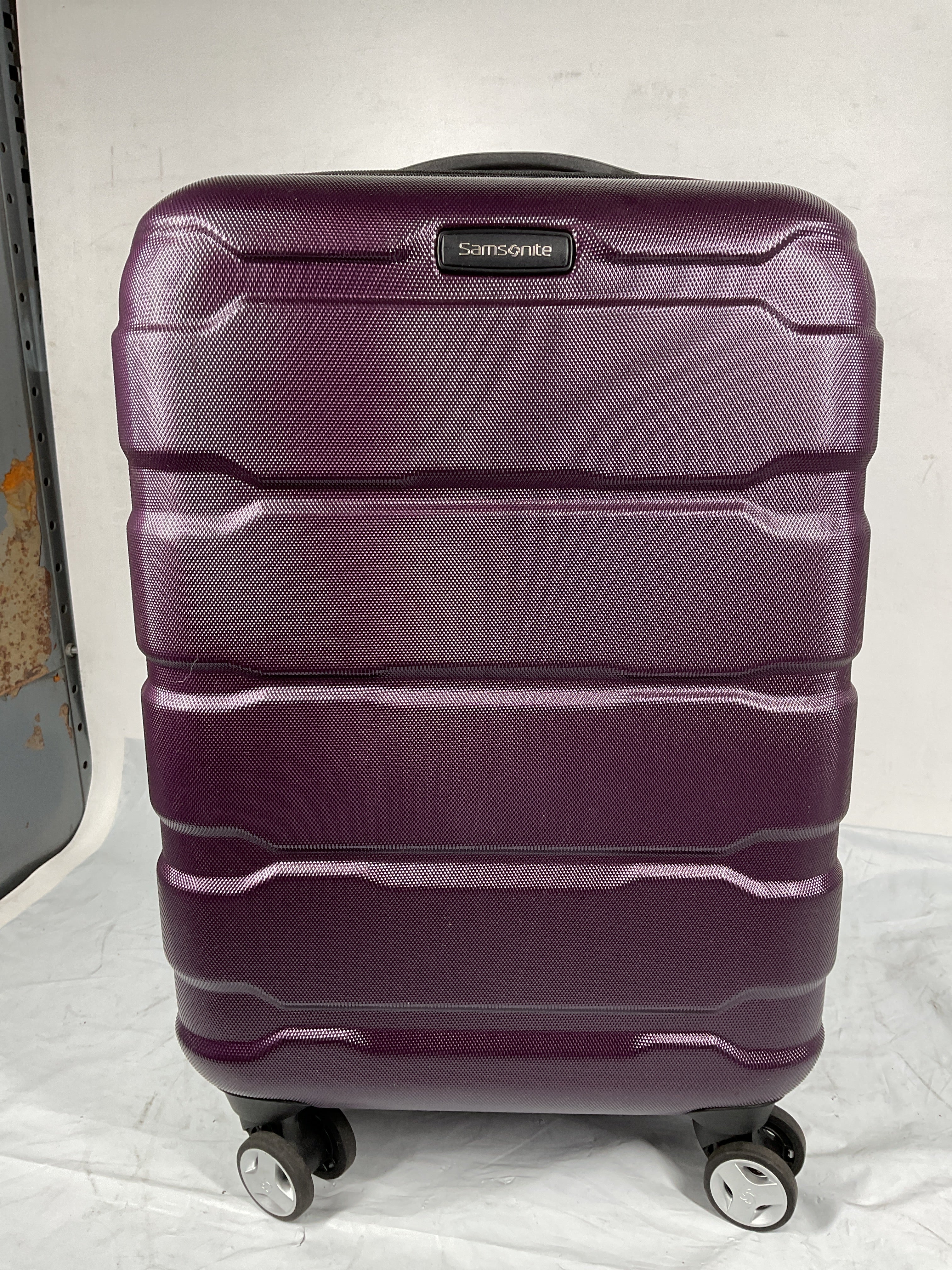 Samsonite Omni Carry-On 20-Inch PC Hardside Expandable Luggage with Spinner Wheels ( Purple , Carry-On 20-Inch ) Purple Carry On 20 Inch U57