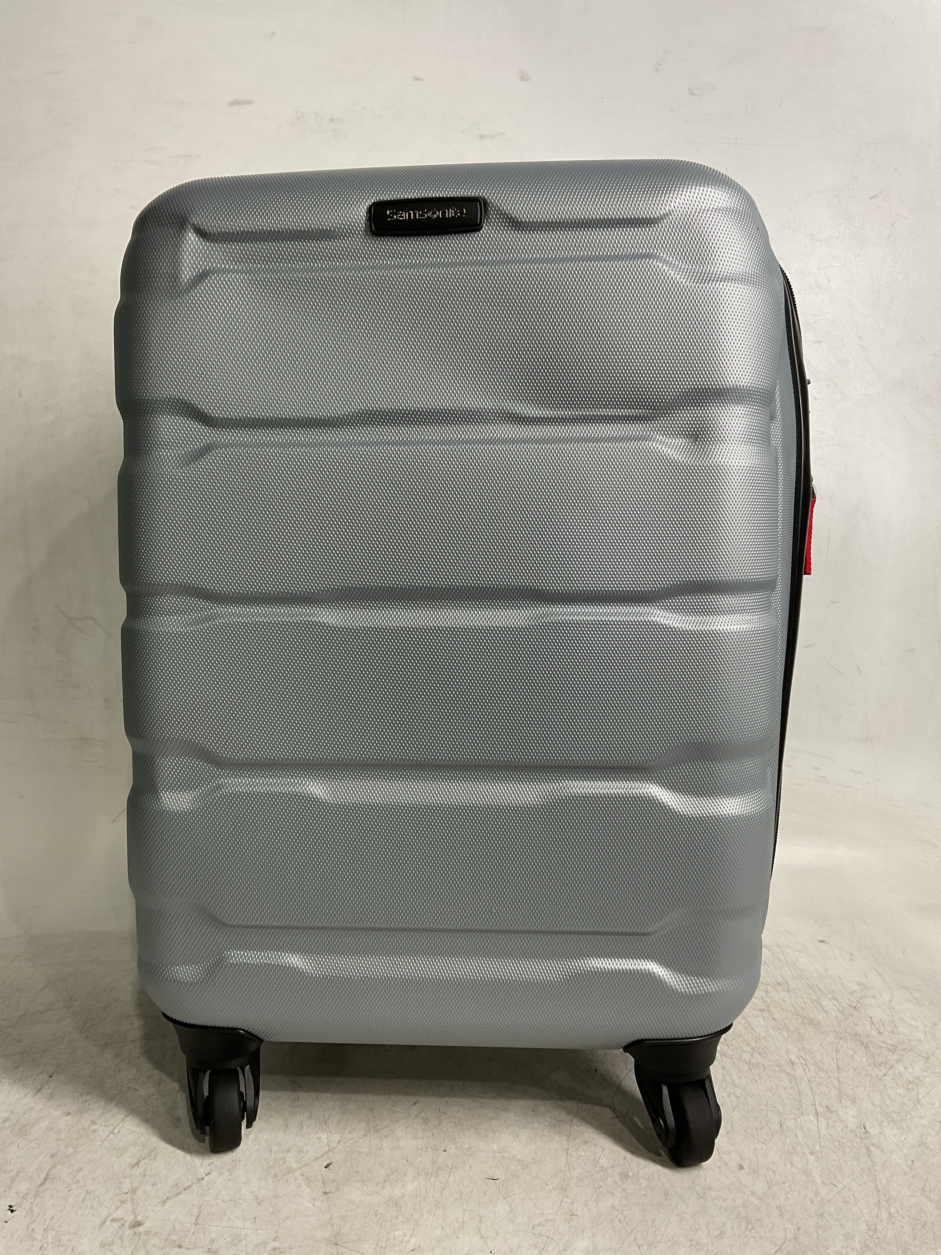 Samsonite Omni Pc Hardside Expandable Luggage with Spinner Wheels ( Silver , Carry-On 20-Inch ) Silver Carry On 20 Inch U15