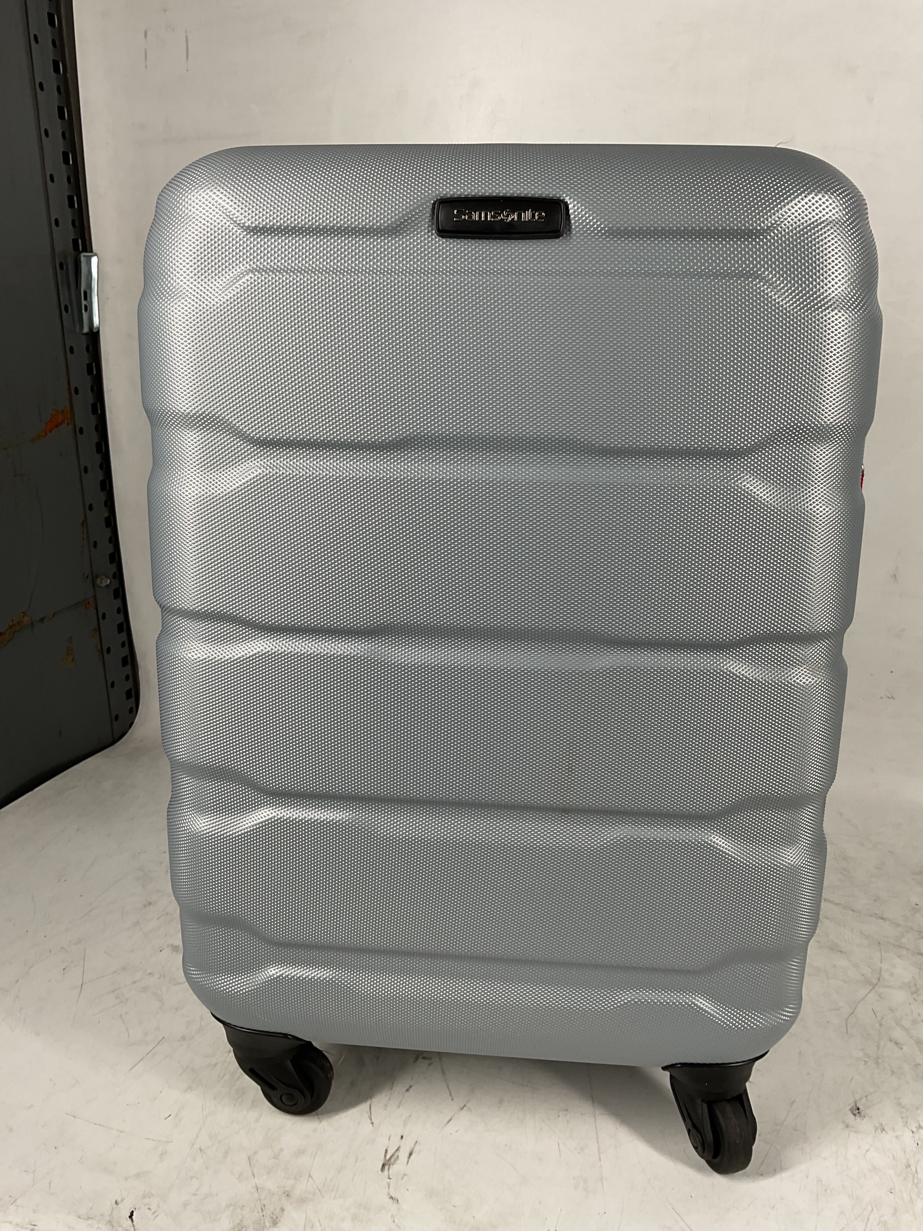 Samsonite Omni Pc Hardside Expandable Luggage with Spinner Wheels Silver Carry On 20 Inch U9