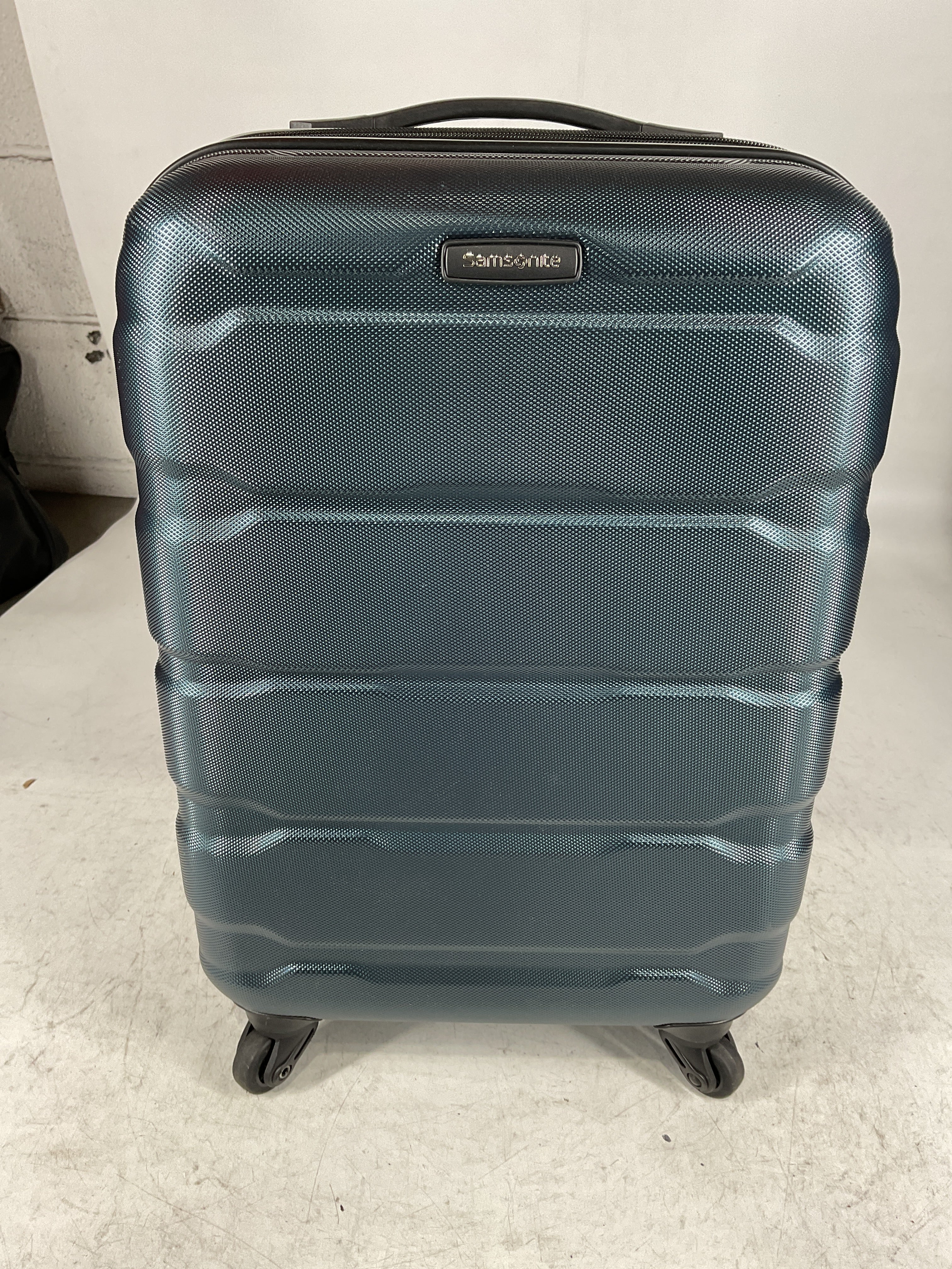 Samsonite Omni Pc Hardside Expandable Luggage with Spinner Wheels U3