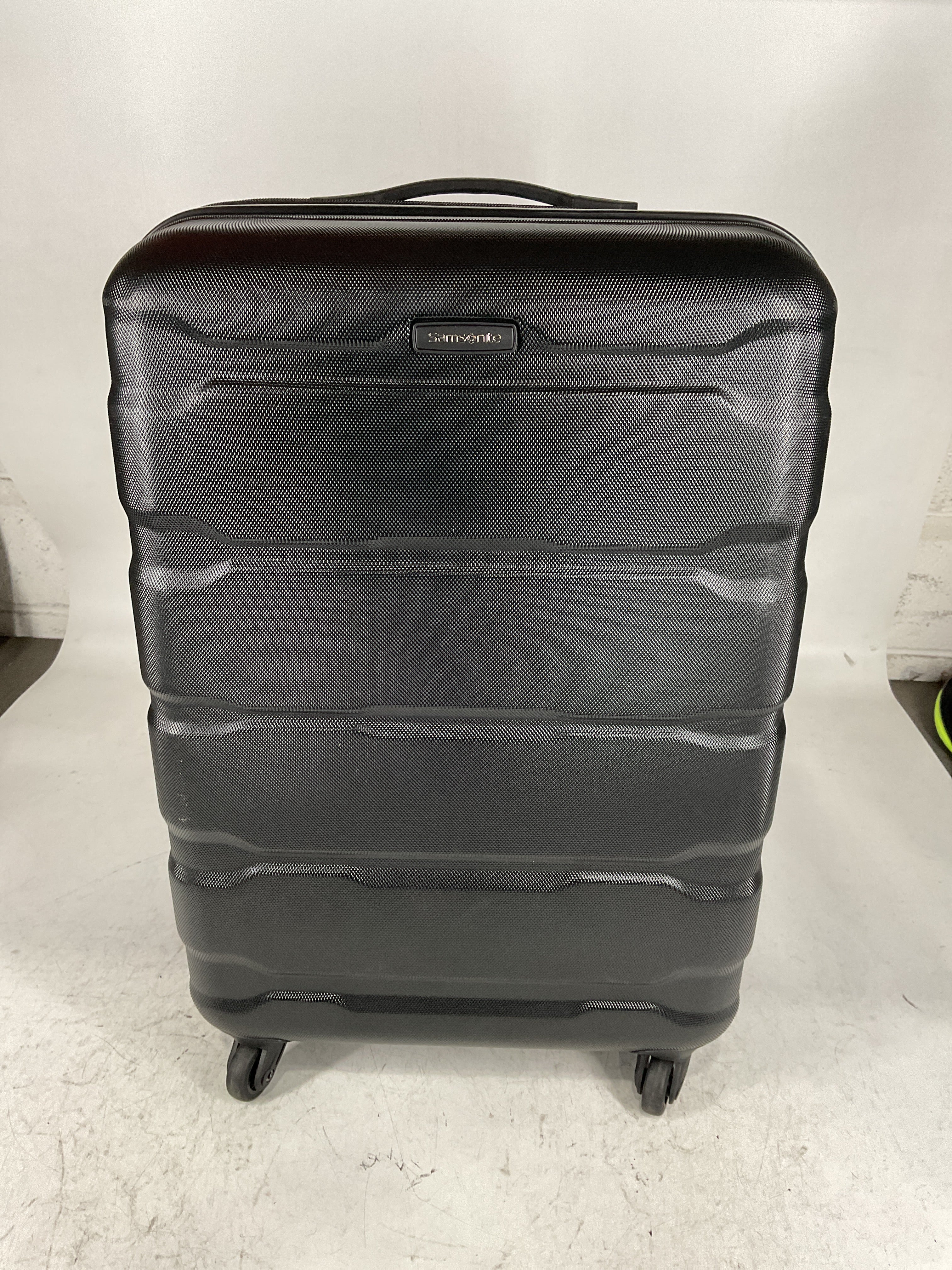 Samsonite Omni Pc Hardside Expandable Luggage with Spinner Wheels U13