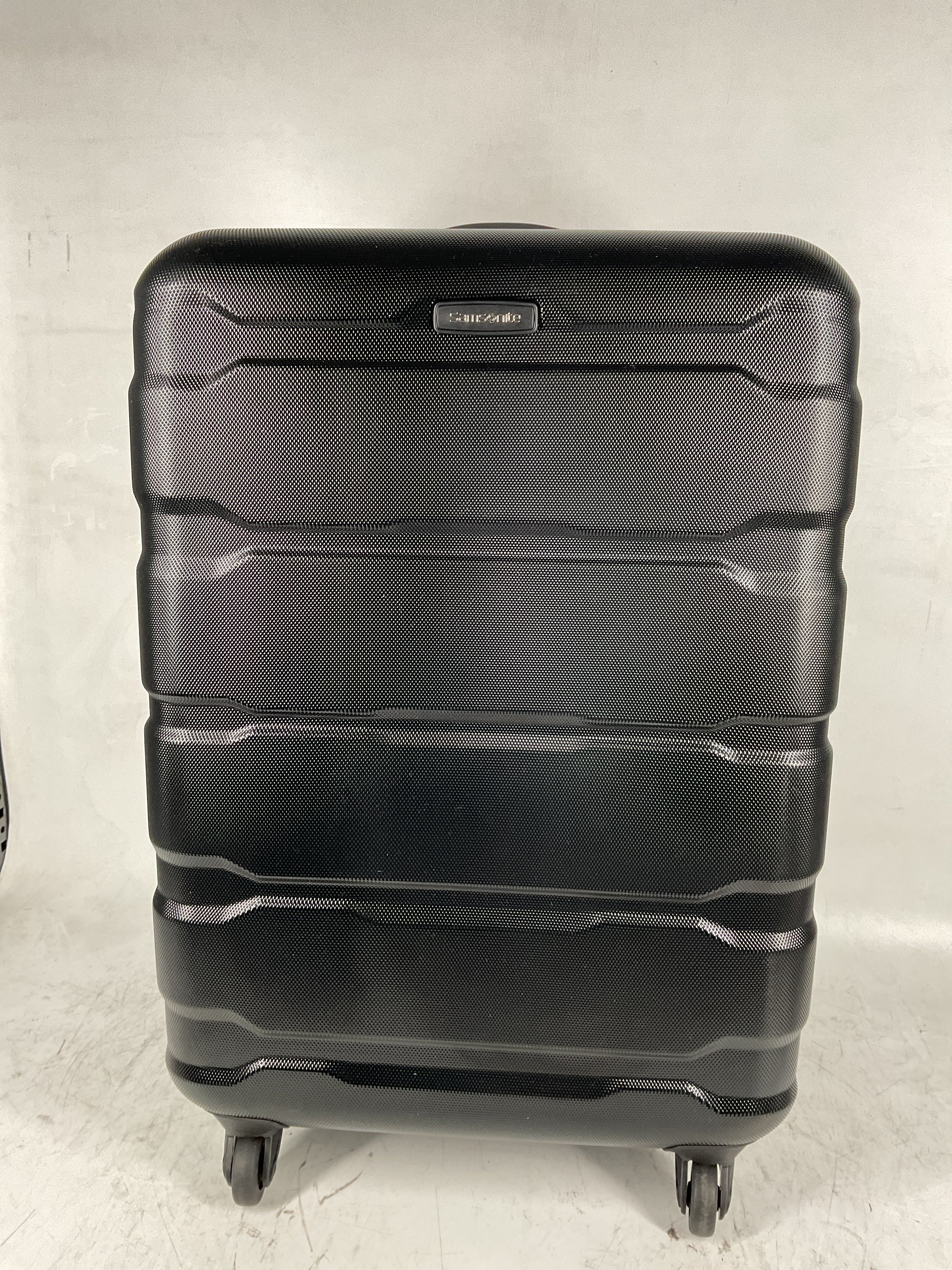 Samsonite Omni Pc Hardside Expandable Luggage with Spinner Wheels Black Checked Medium 24 Inch U22