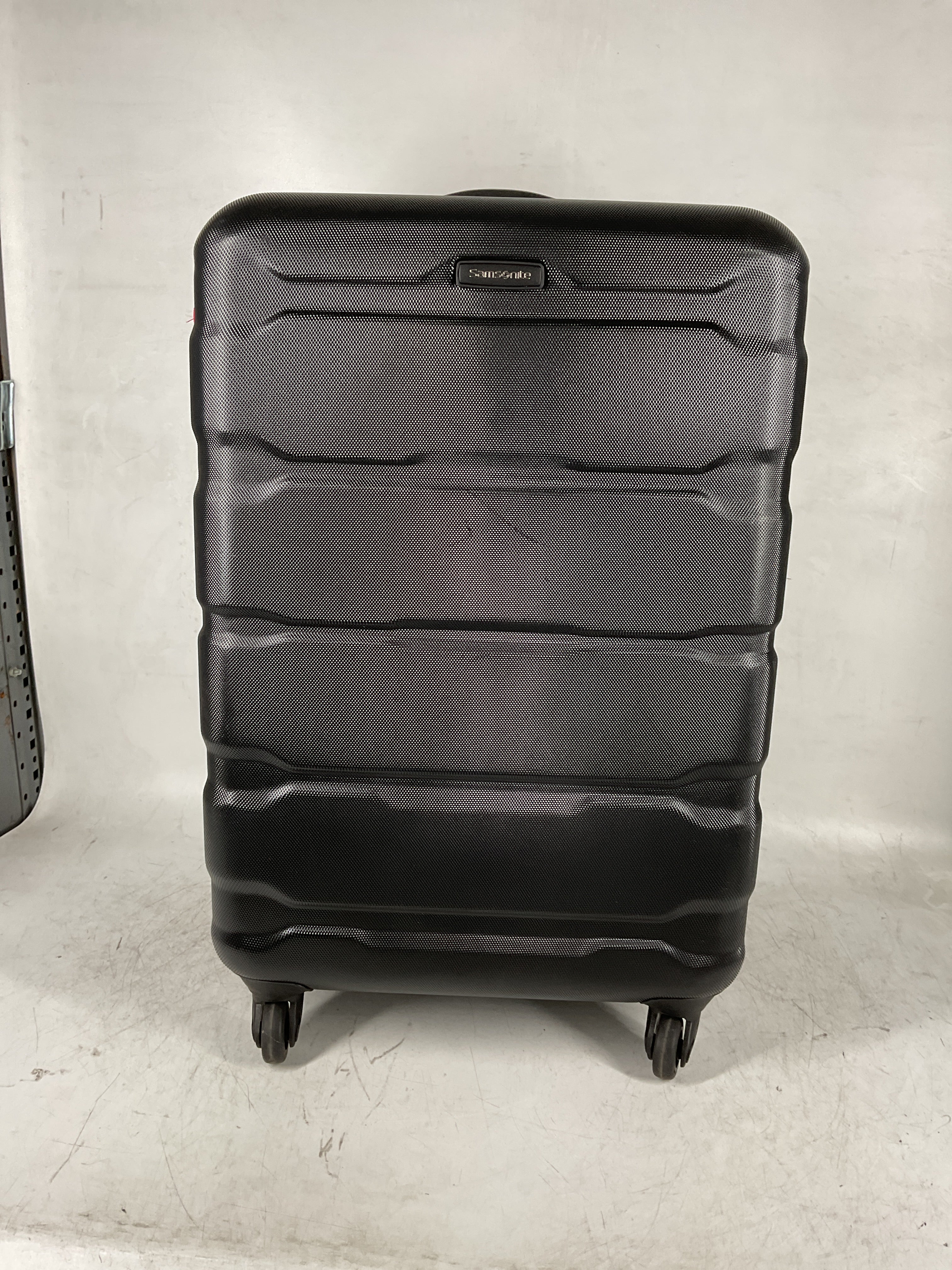 Samsonite Omni Pc Hardside Expandable Luggage with Spinner Wheels ( Black , Checked-Medium 24-Inch ) Black Checked Medium 24 Inch U23