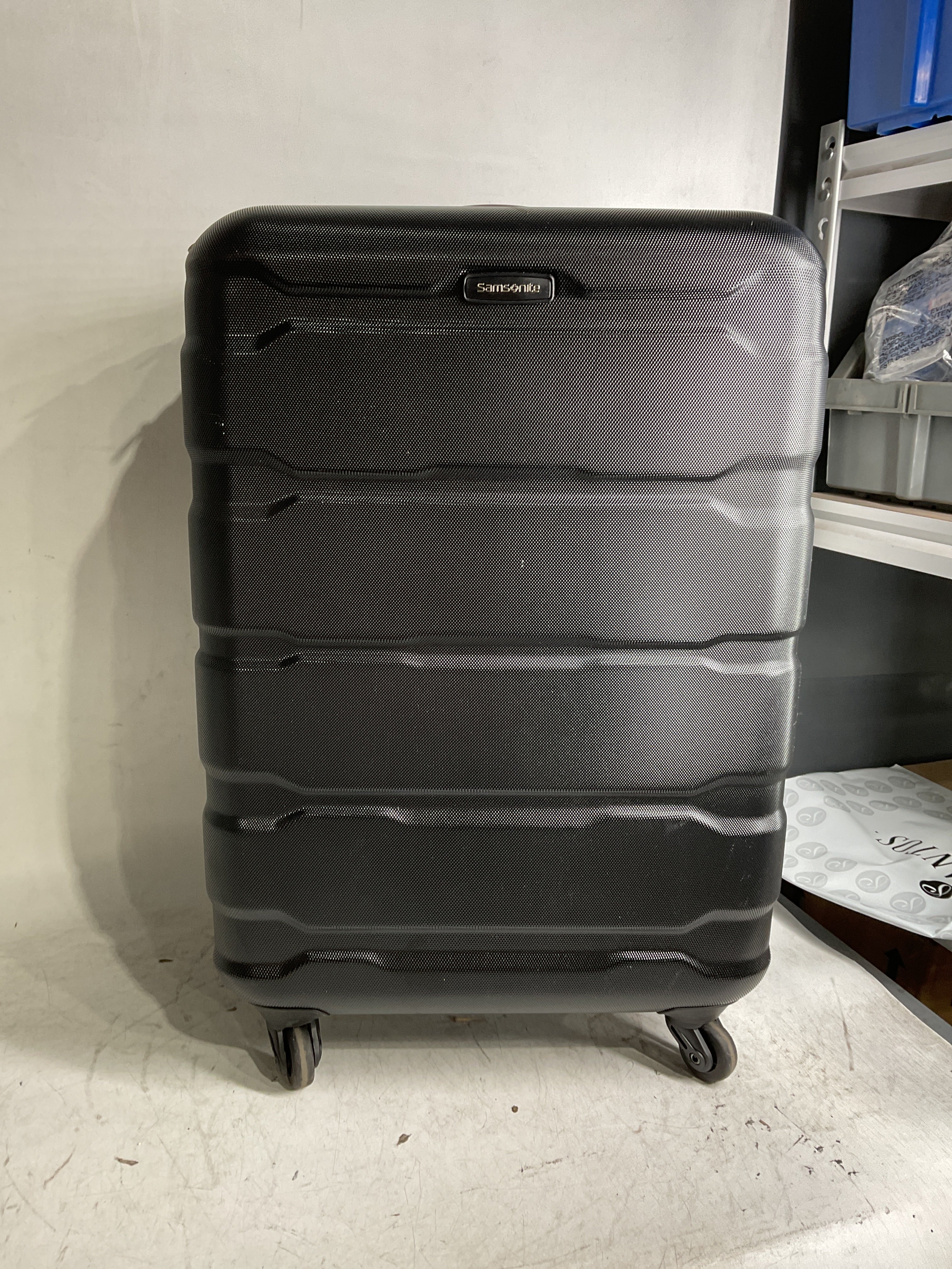 Samsonite Omni Pc Hardside Expandable Luggage with Spinner Wheels ( Black , Checked-Medium 24-Inch ) Black Checked Medium 24 Inch U27