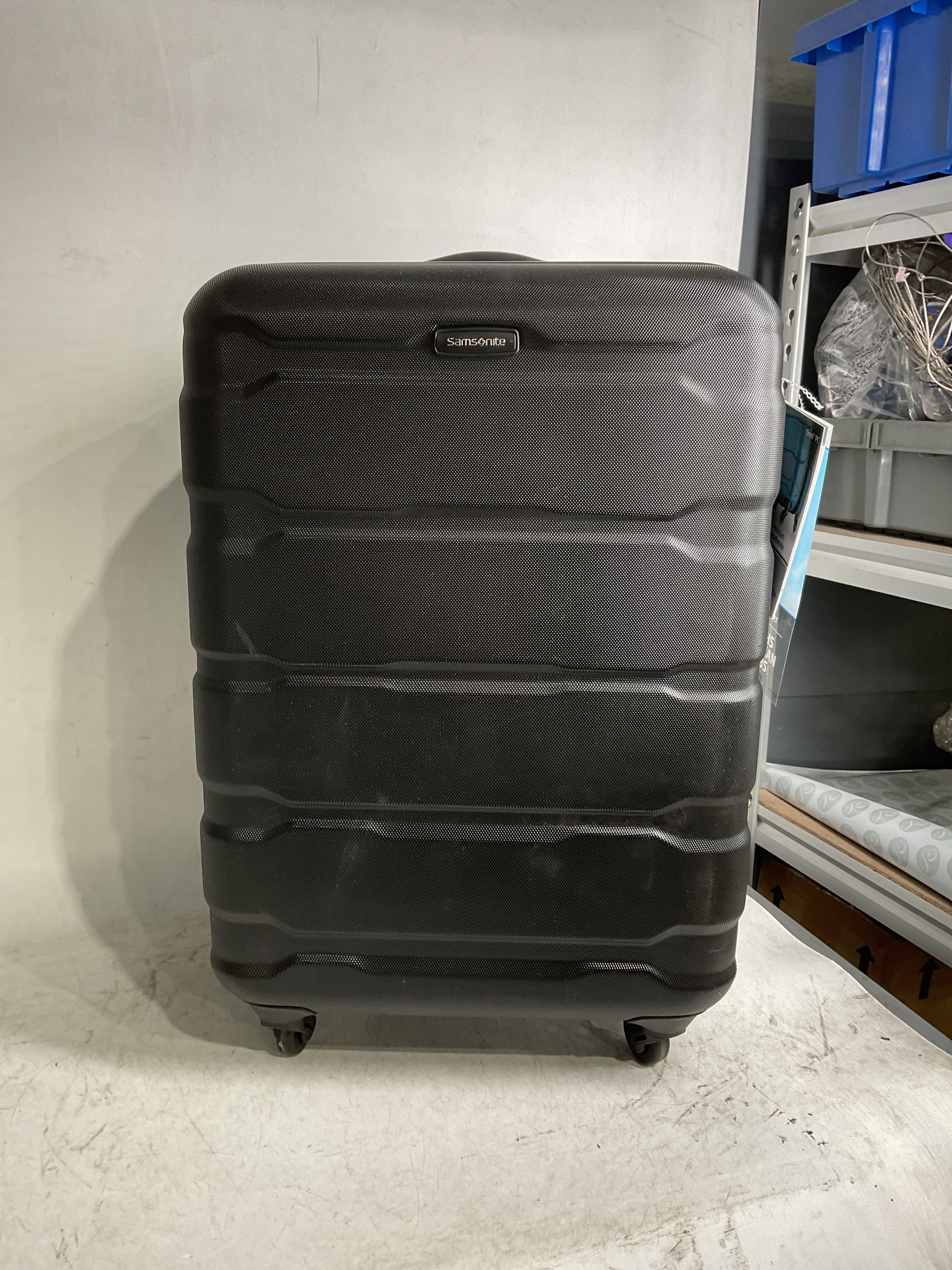 Samsonite Omni Pc Hardside Expandable Luggage with Spinner Wheels ( Black , Checked-Medium 24-Inch ) Black Checked Medium 24 Inch U28