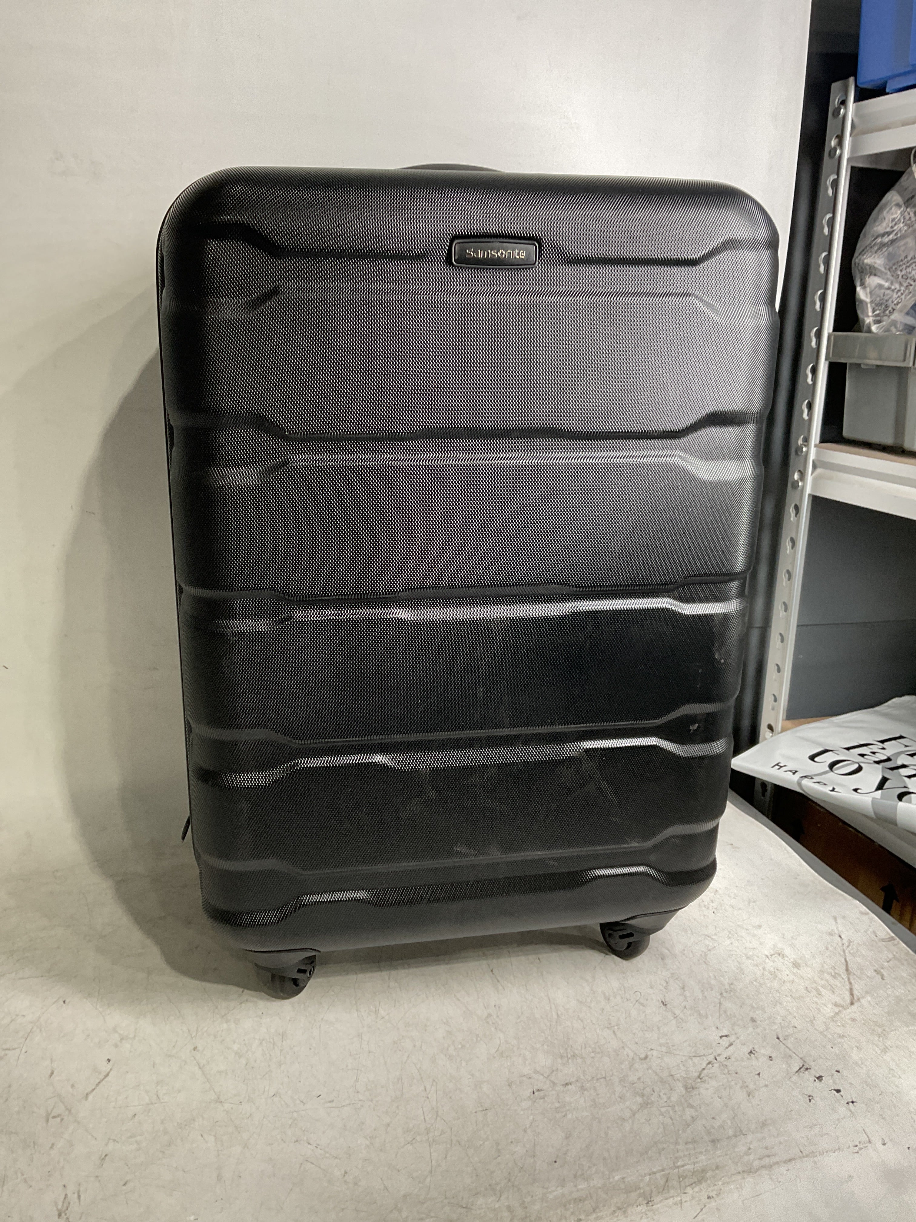 Samsonite Omni Pc Hardside Expandable Luggage with Spinner Wheels ( Black , Checked-Medium 24-Inch ) Black Checked Medium 24 Inch U30