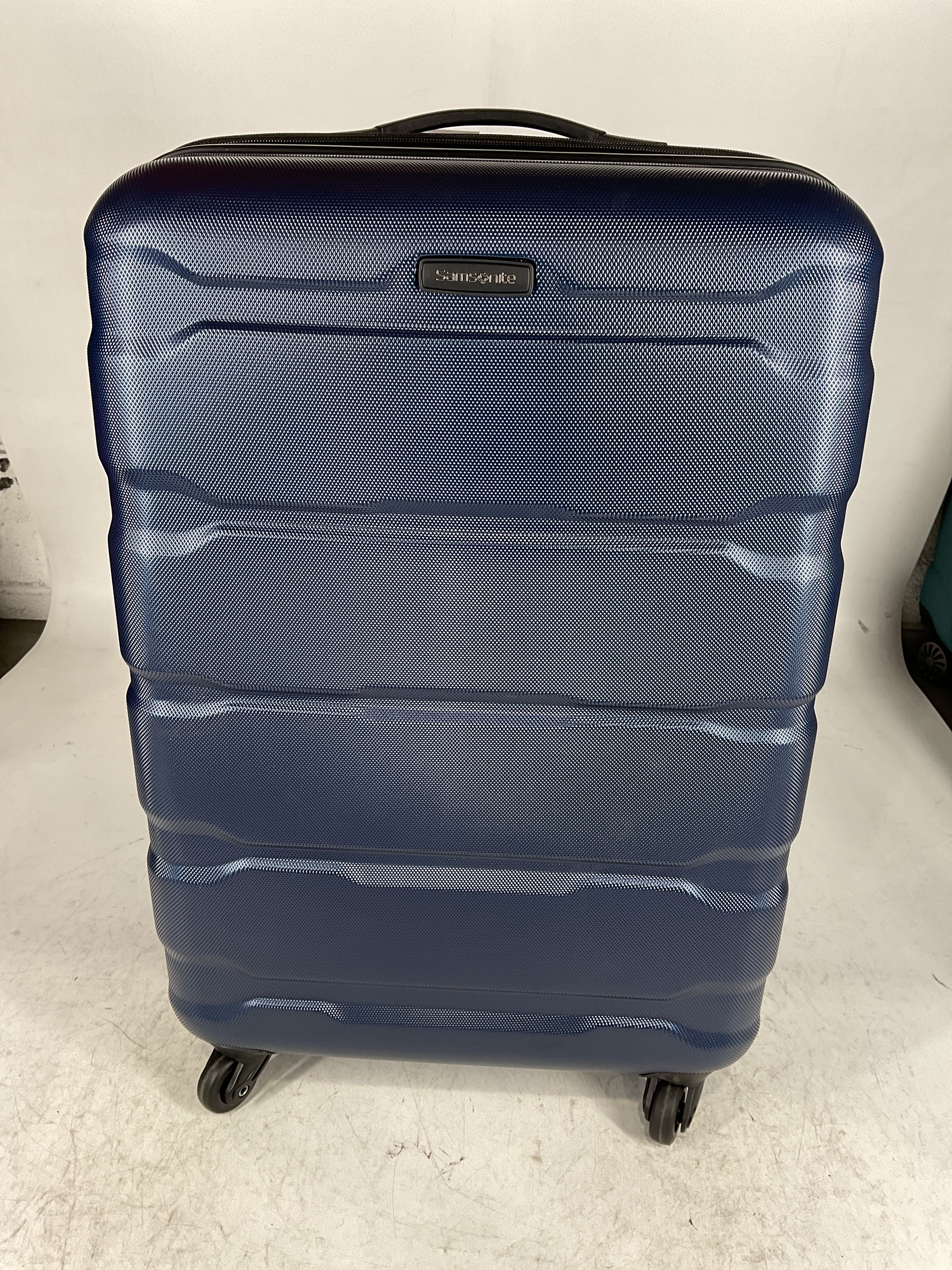 Samsonite Omni Pc Hardside Expandable Luggage with Spinner Wheels U15