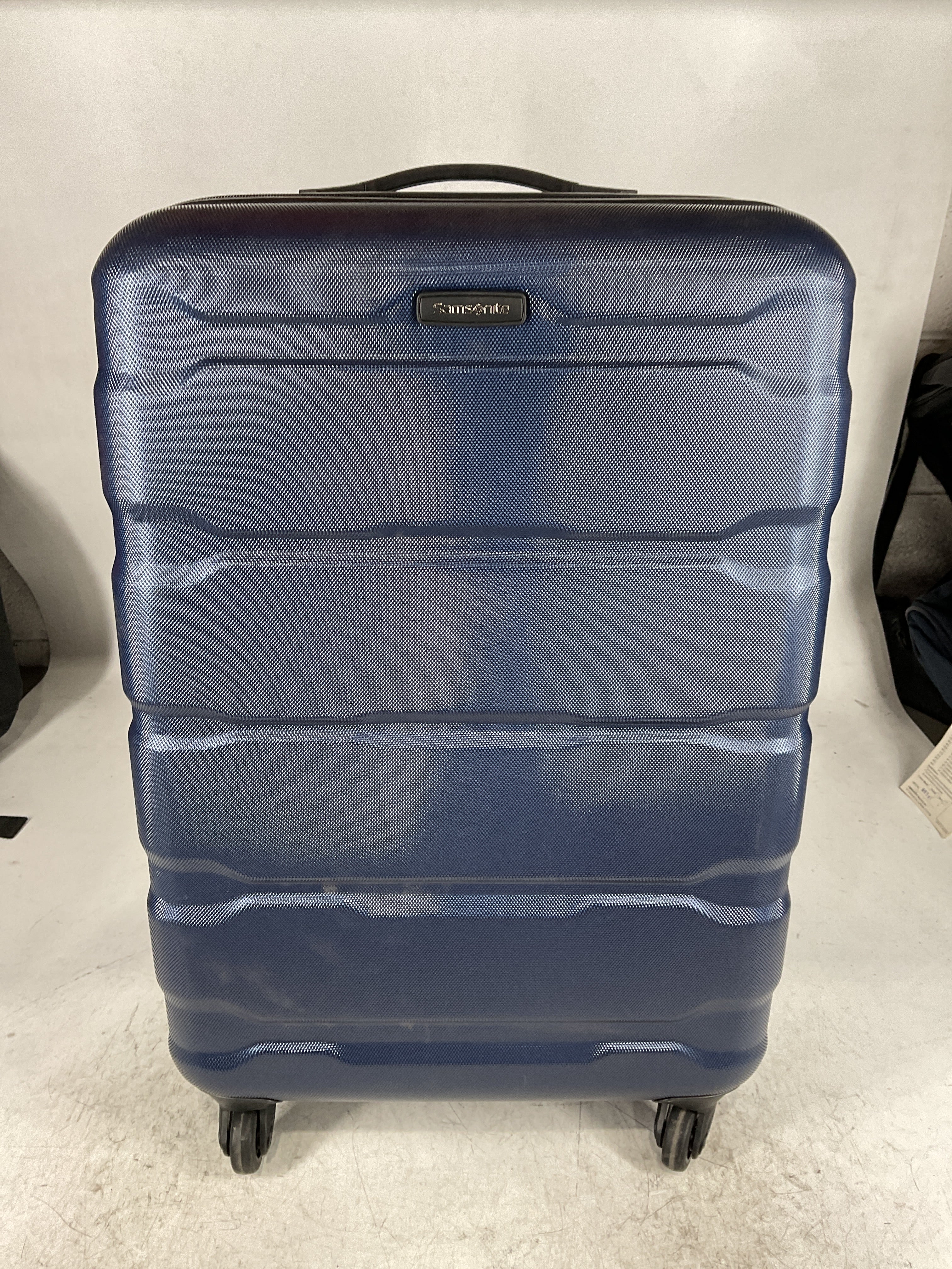 Samsonite Omni Pc Hardside Expandable Luggage with Spinner Wheels Navy Checked Medium 24 Inch U22