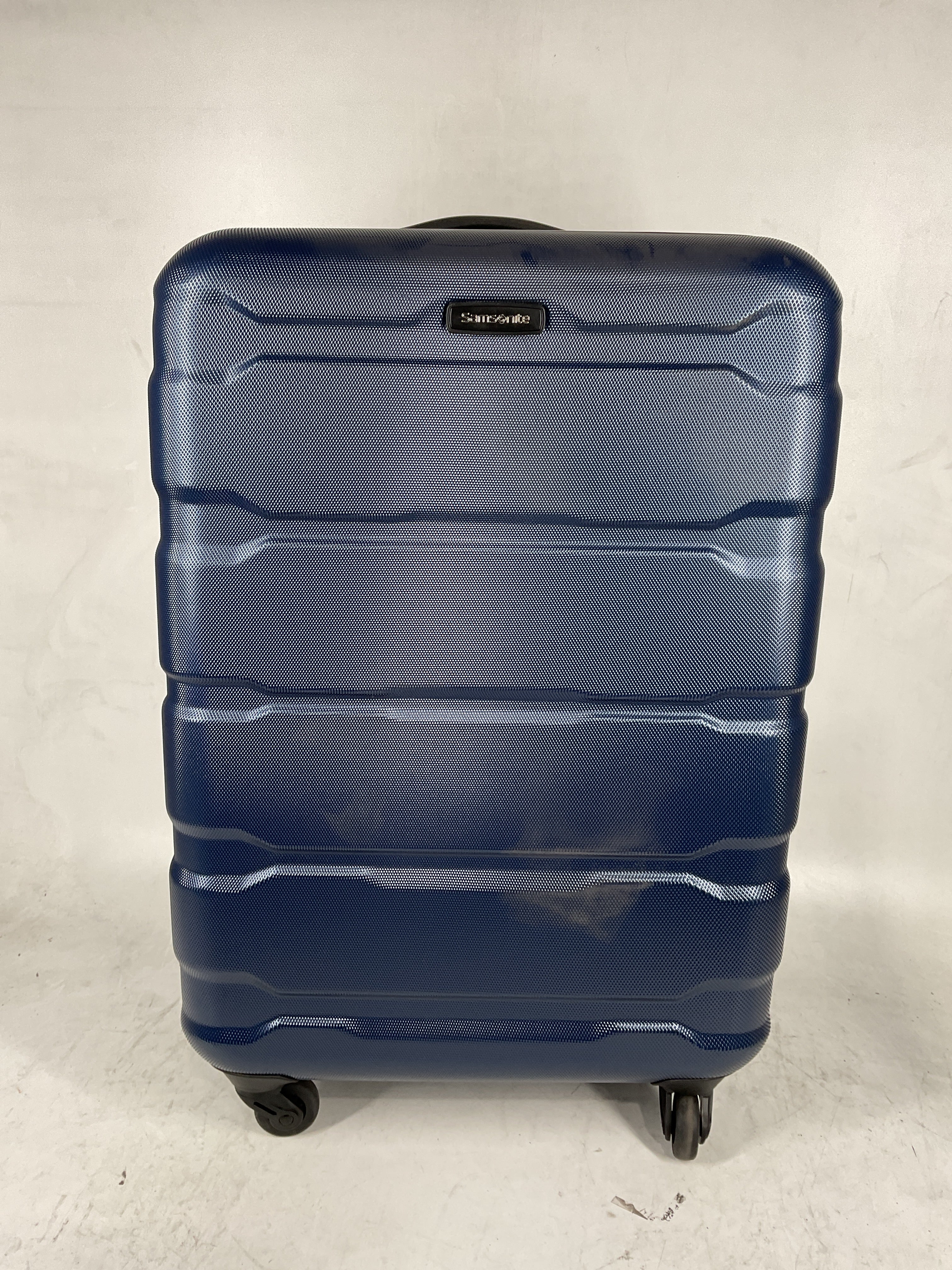 Samsonite Omni Pc Hardside Expandable Luggage with Spinner Wheels Navy Checked Medium 24 Inch U24