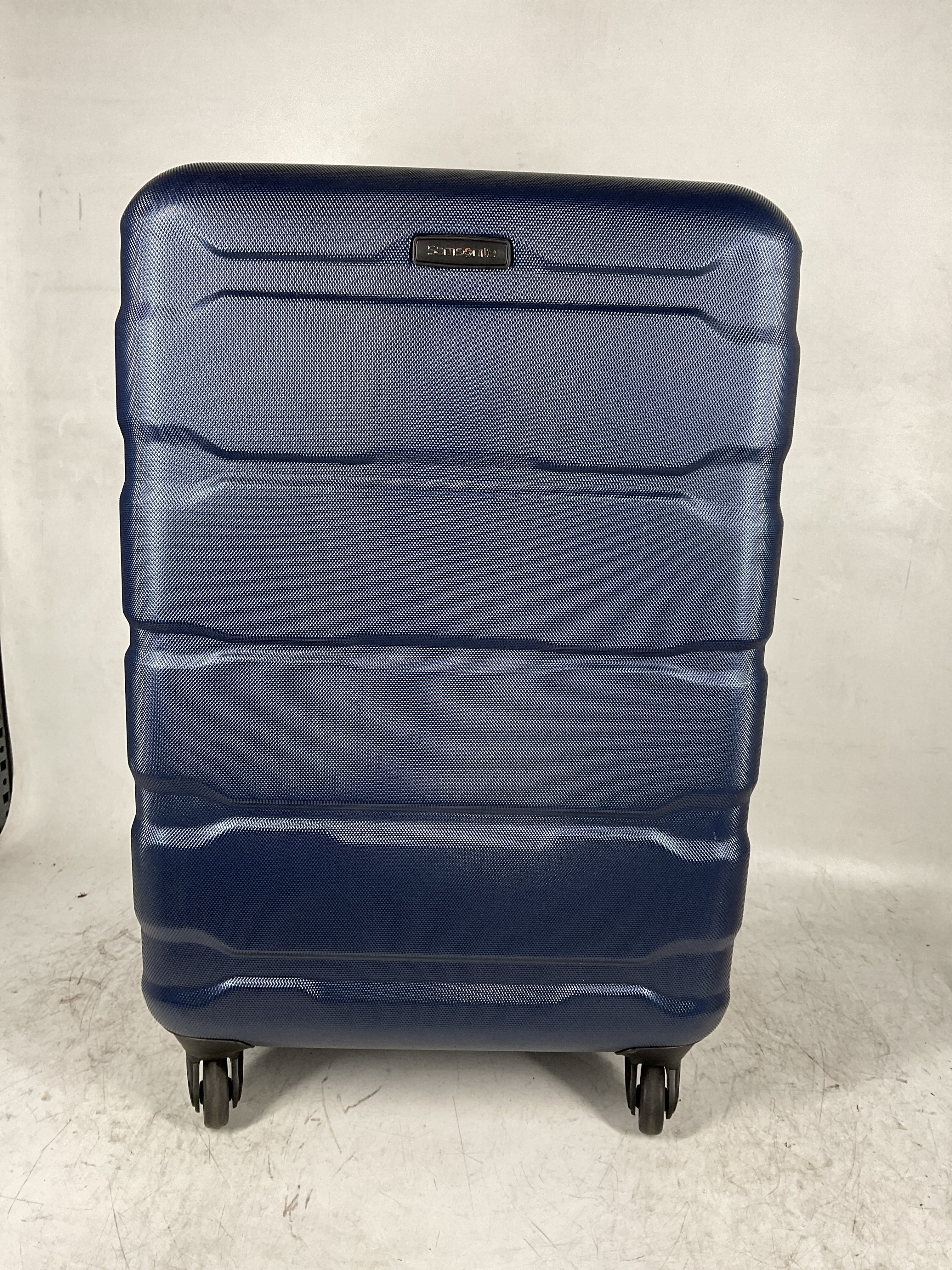 Samsonite Omni Pc Hardside Expandable Luggage with Spinner Wheels ( Navy , Checked-Medium 24-Inch ) Navy Checked Medium 24 Inch U28