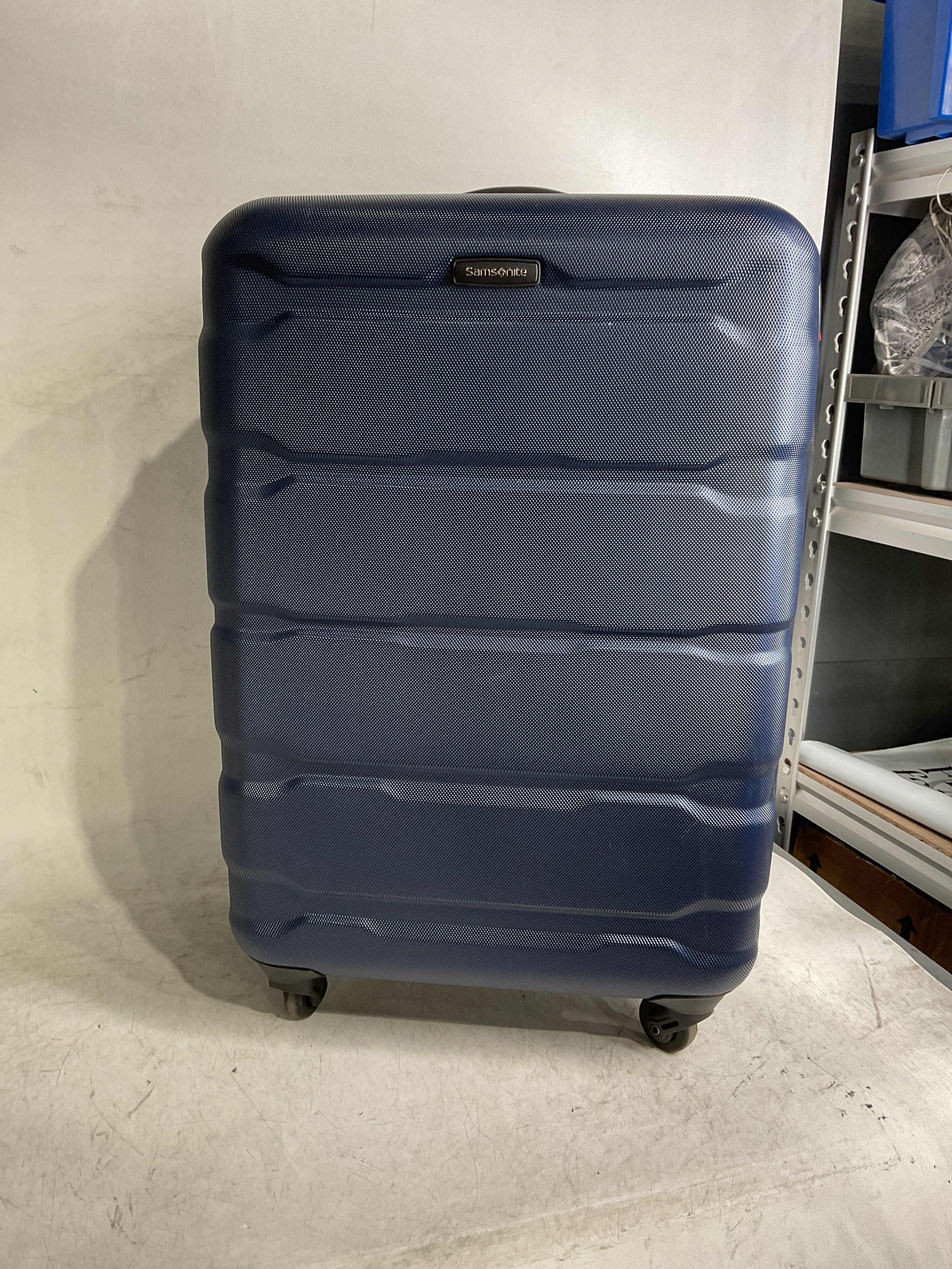 Samsonite Omni Pc Hardside Expandable Luggage with Spinner Wheels ( Navy , Checked-Medium 24-Inch ) Navy Checked Medium 24 Inch U33