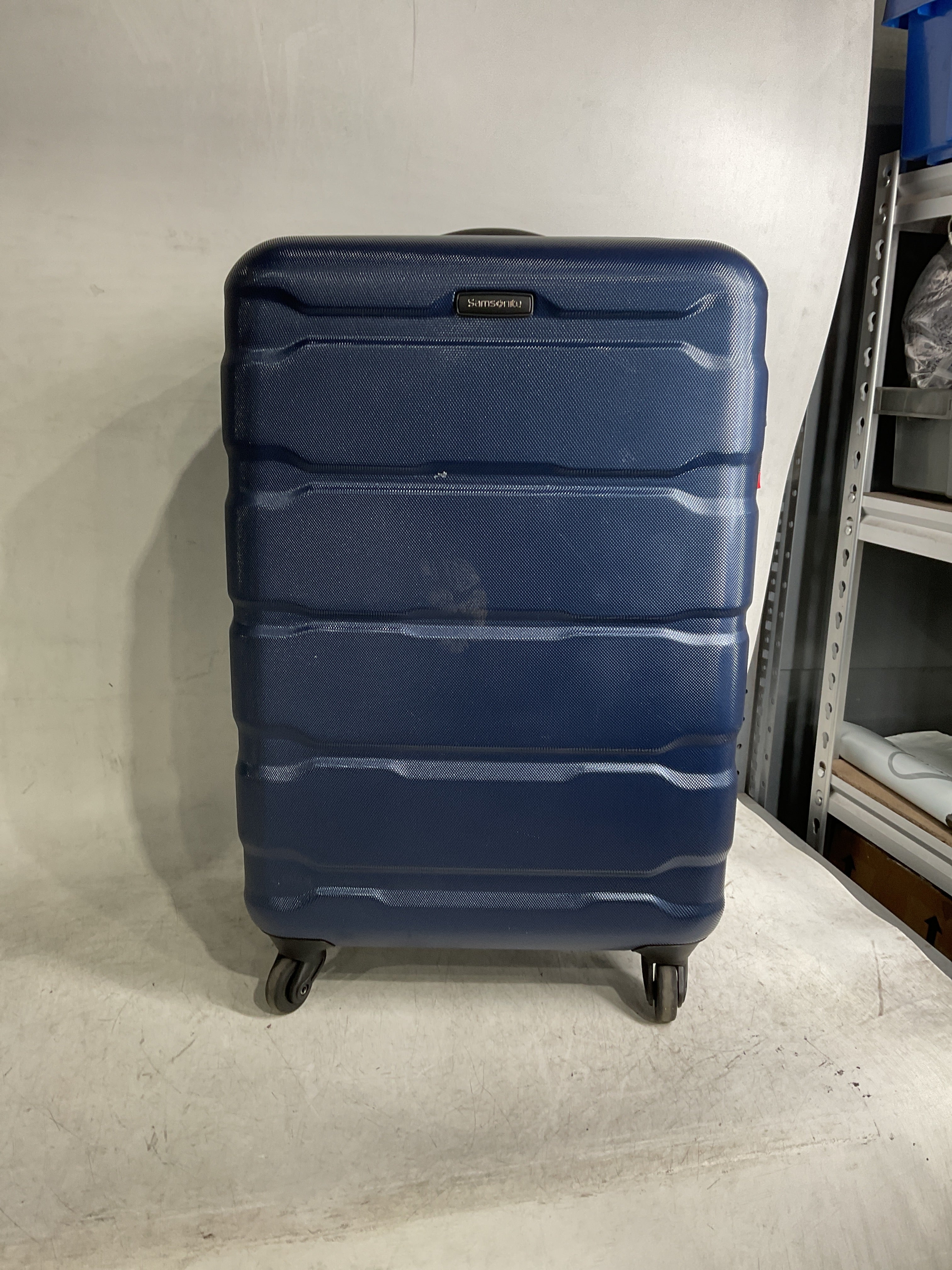 Samsonite Omni Pc Hardside Expandable Luggage with Spinner Wheels ( Navy , Checked-Medium 24-Inch ) Navy Checked Medium 24 Inch U35