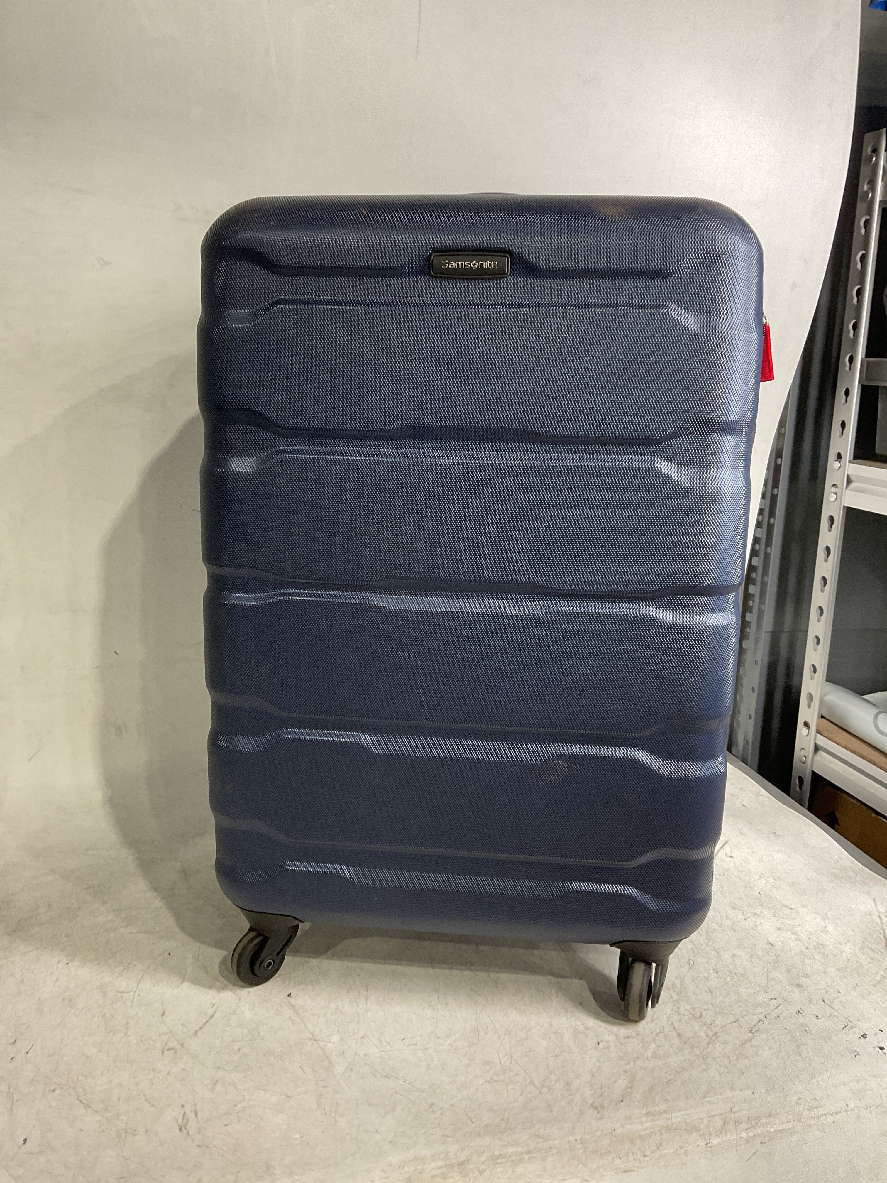 Samsonite Omni Pc Hardside Expandable Luggage with Spinner Wheels ( Navy , Checked-Medium 24-Inch ) Navy Checked Medium 24 Inch U36